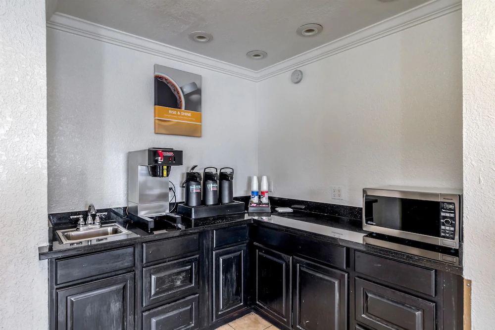Motel 6 San Antonio - Splashtown
