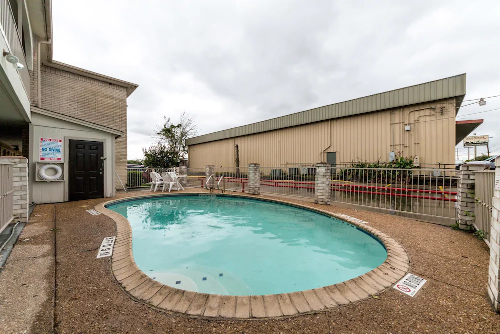 Motel 6 San Antonio - Splashtown