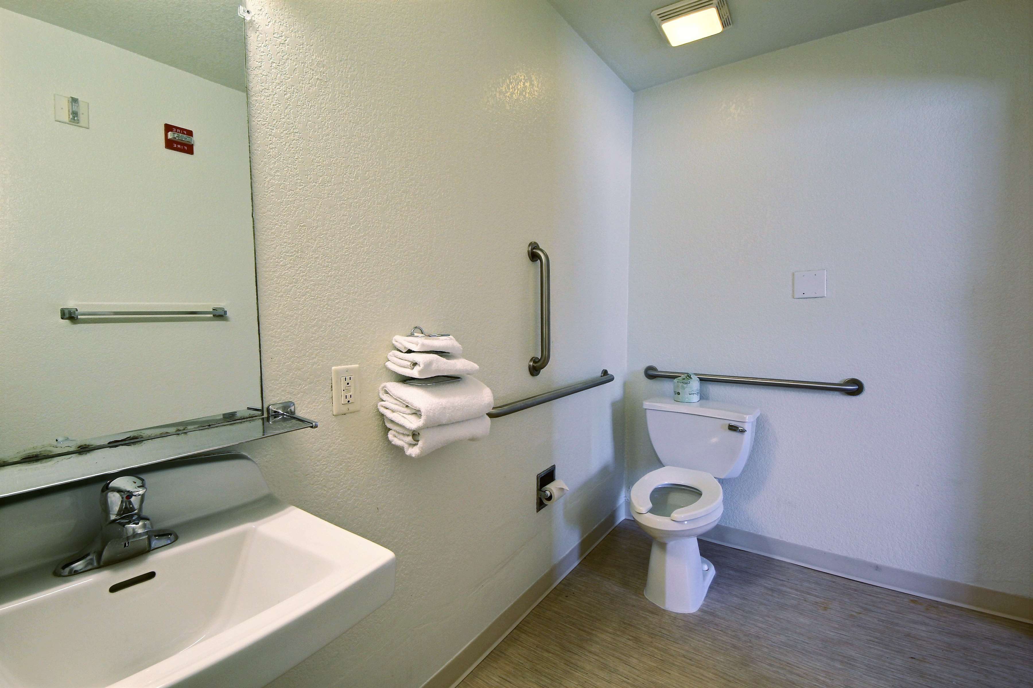 Motel 6 San Antonio West - Seaworld