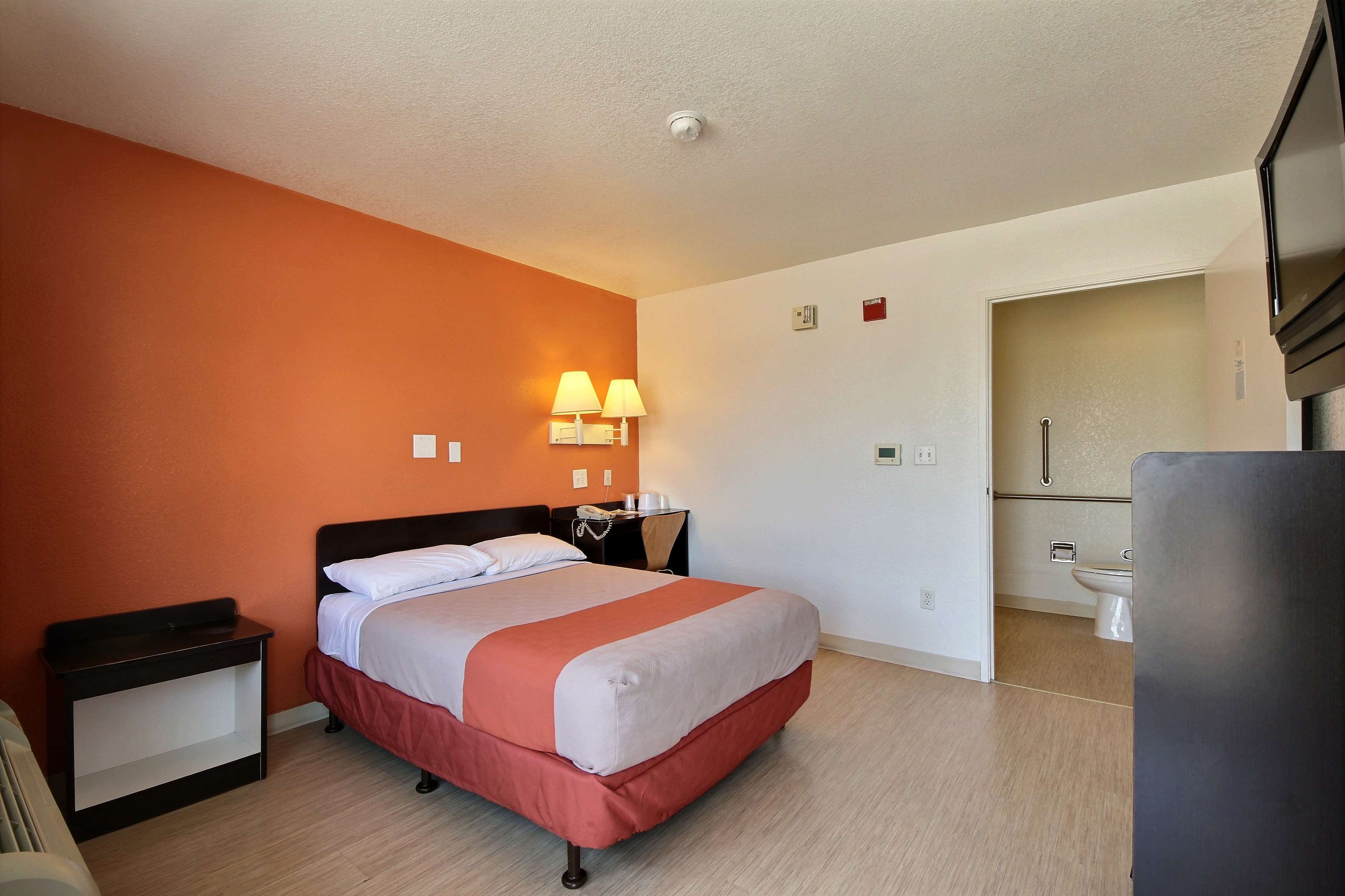 Motel 6 San Antonio West - Seaworld