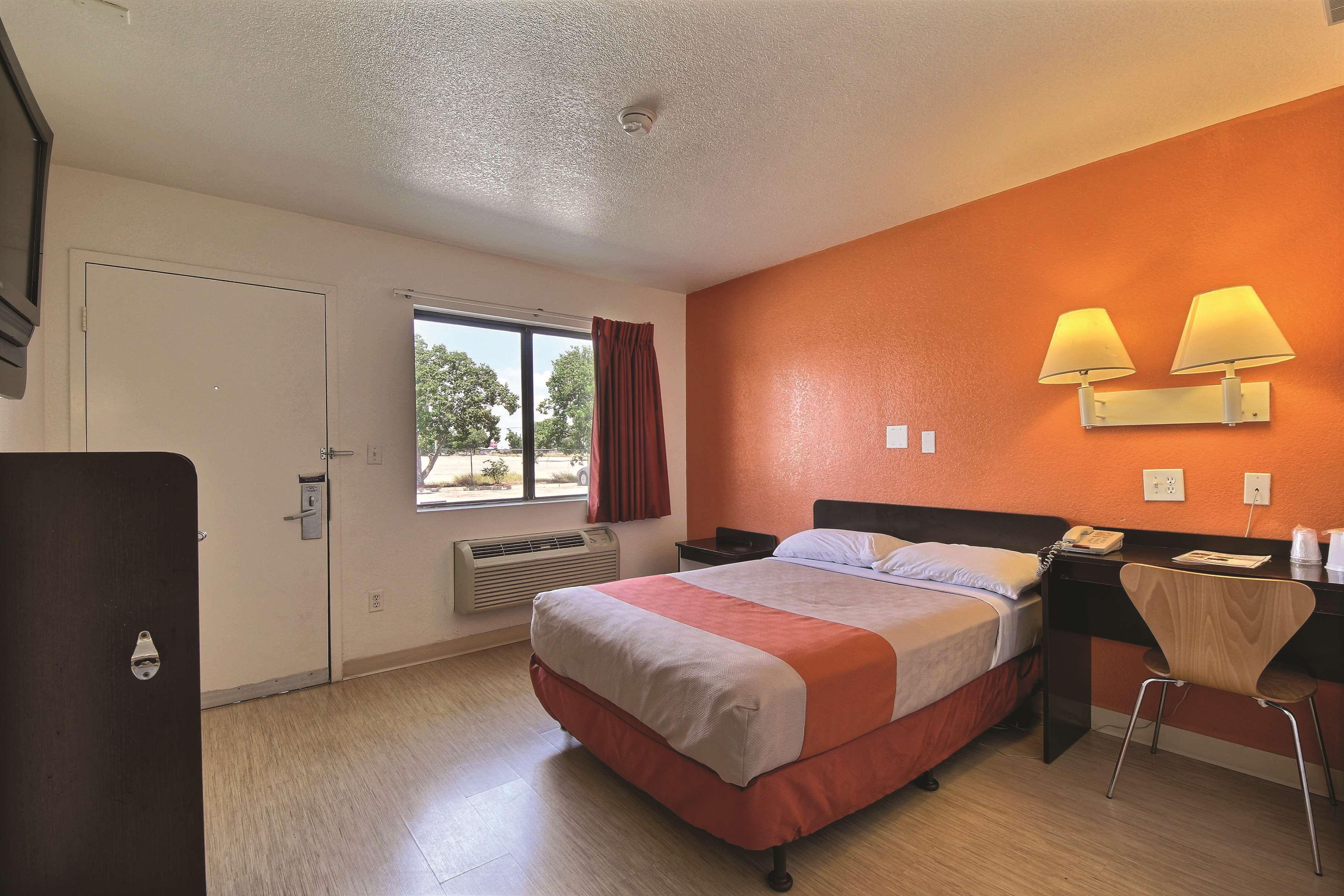 Motel 6 San Antonio West - Seaworld