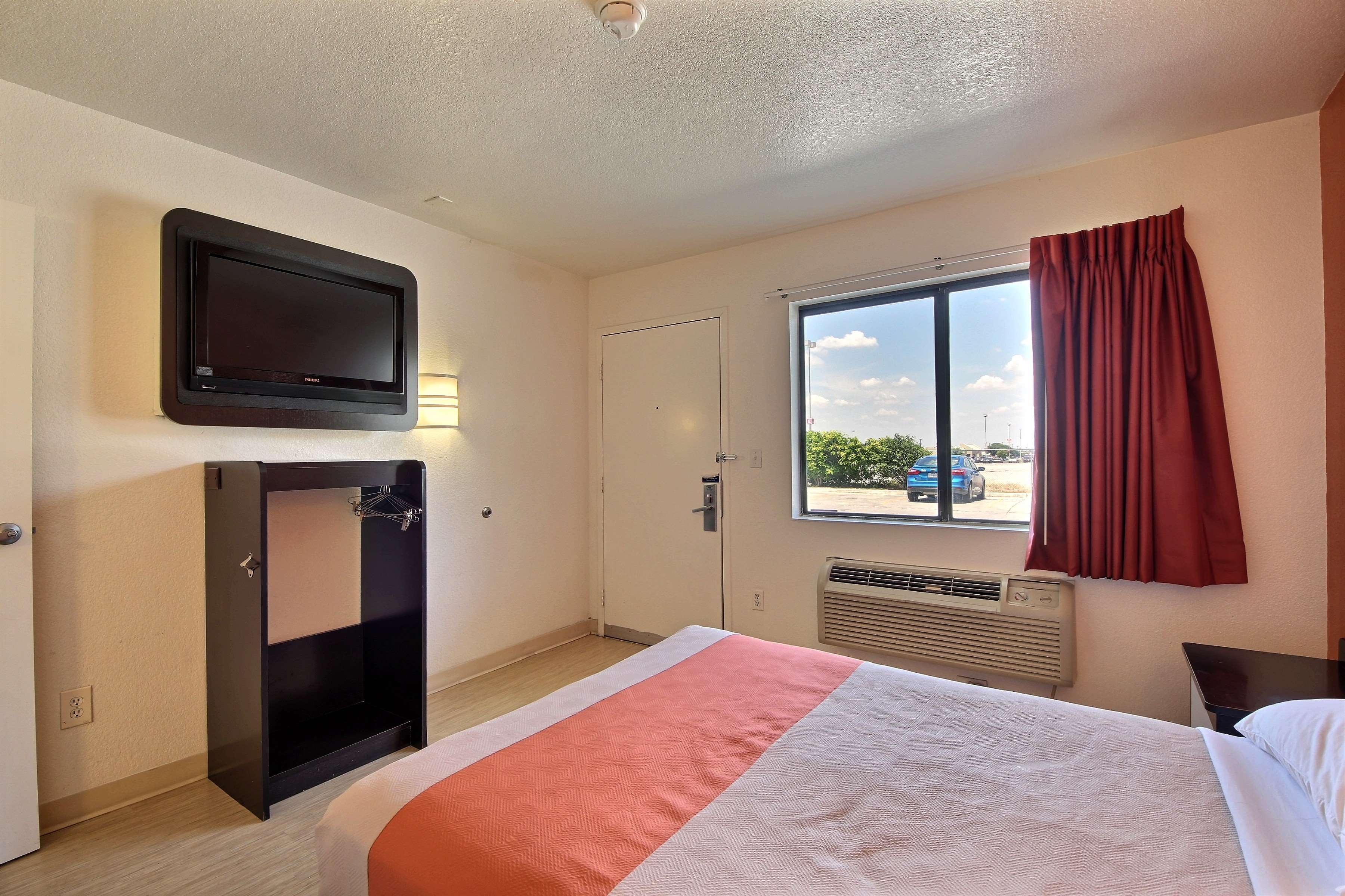 Motel 6 San Antonio West - Seaworld