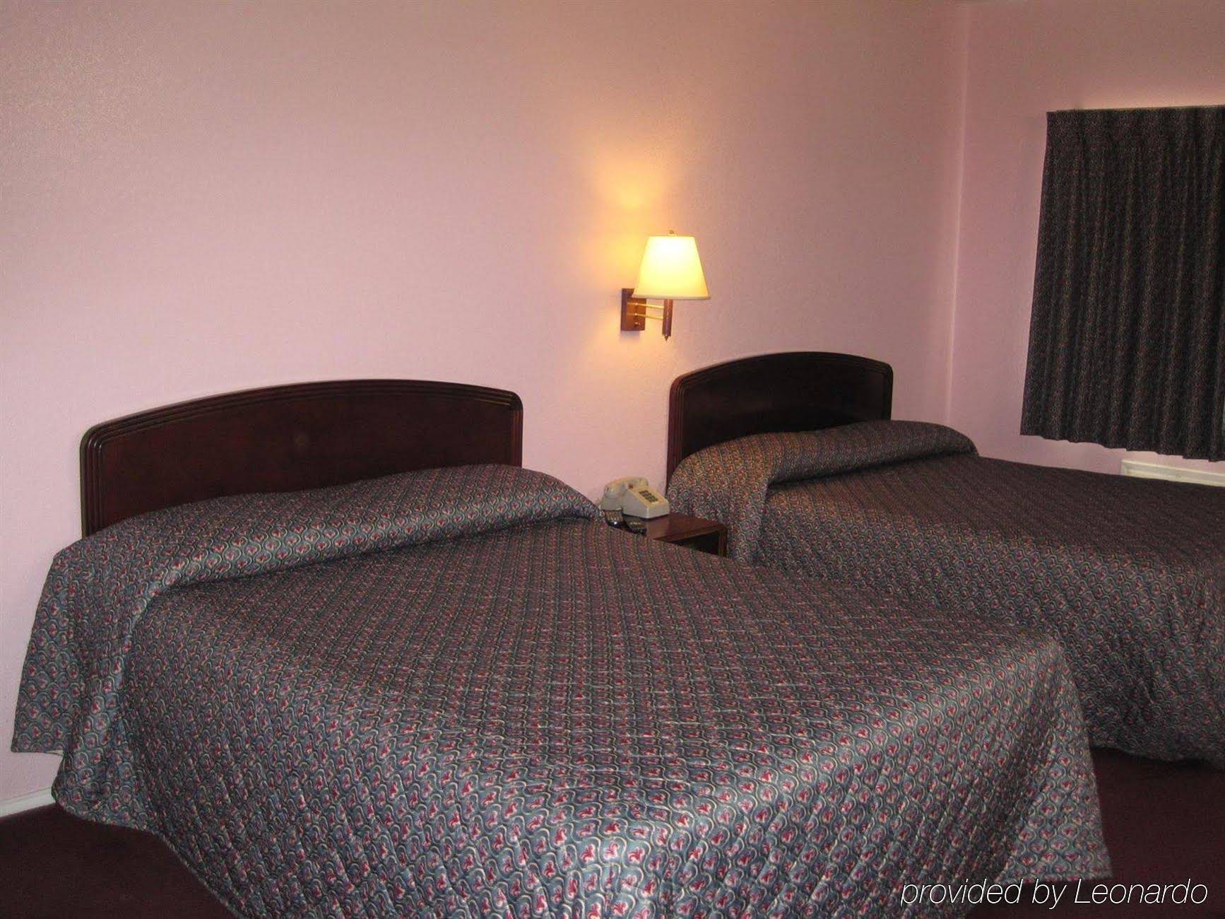 Pinn Road Inn and Suites