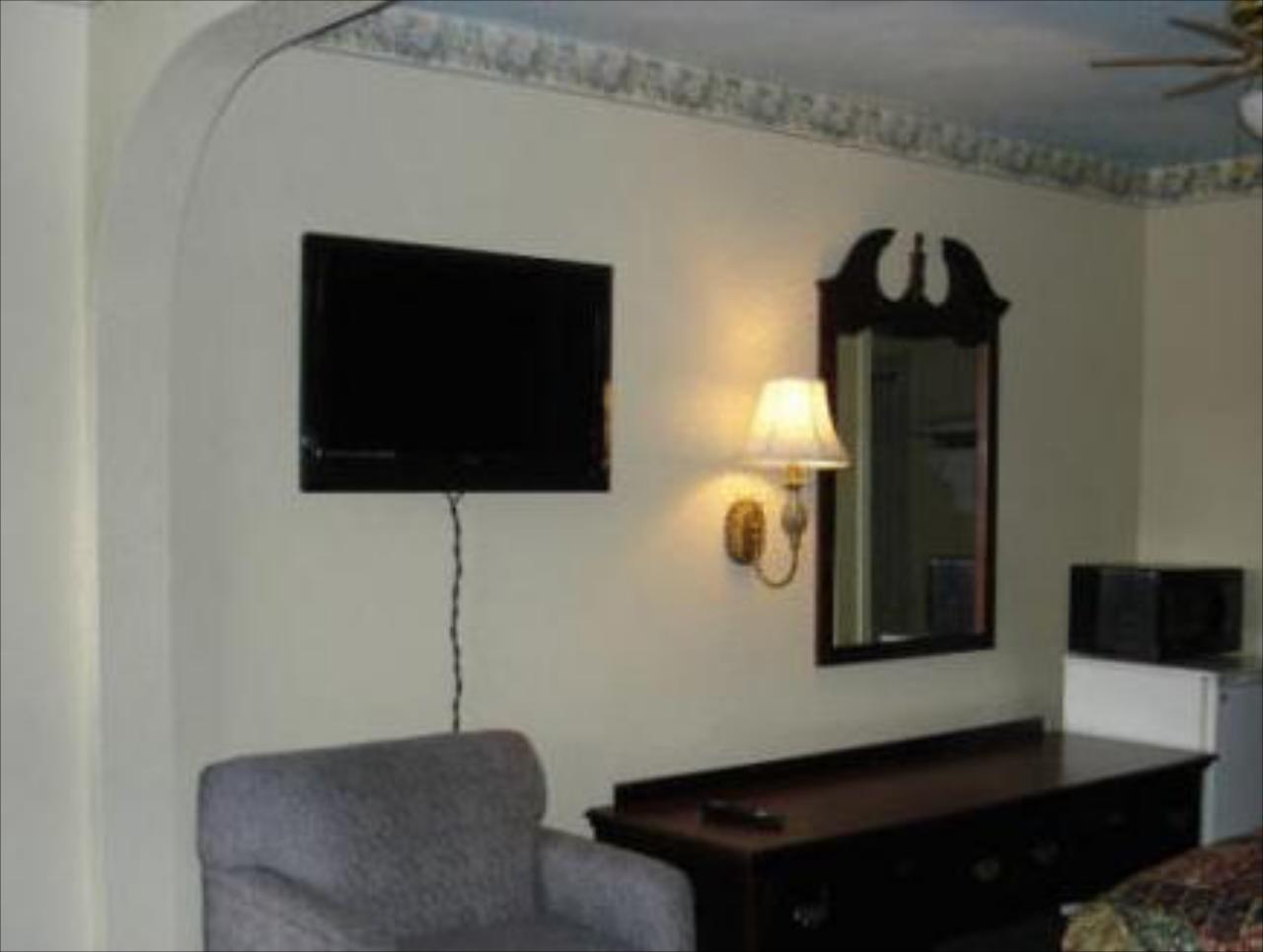 Raintree Inn & Suites