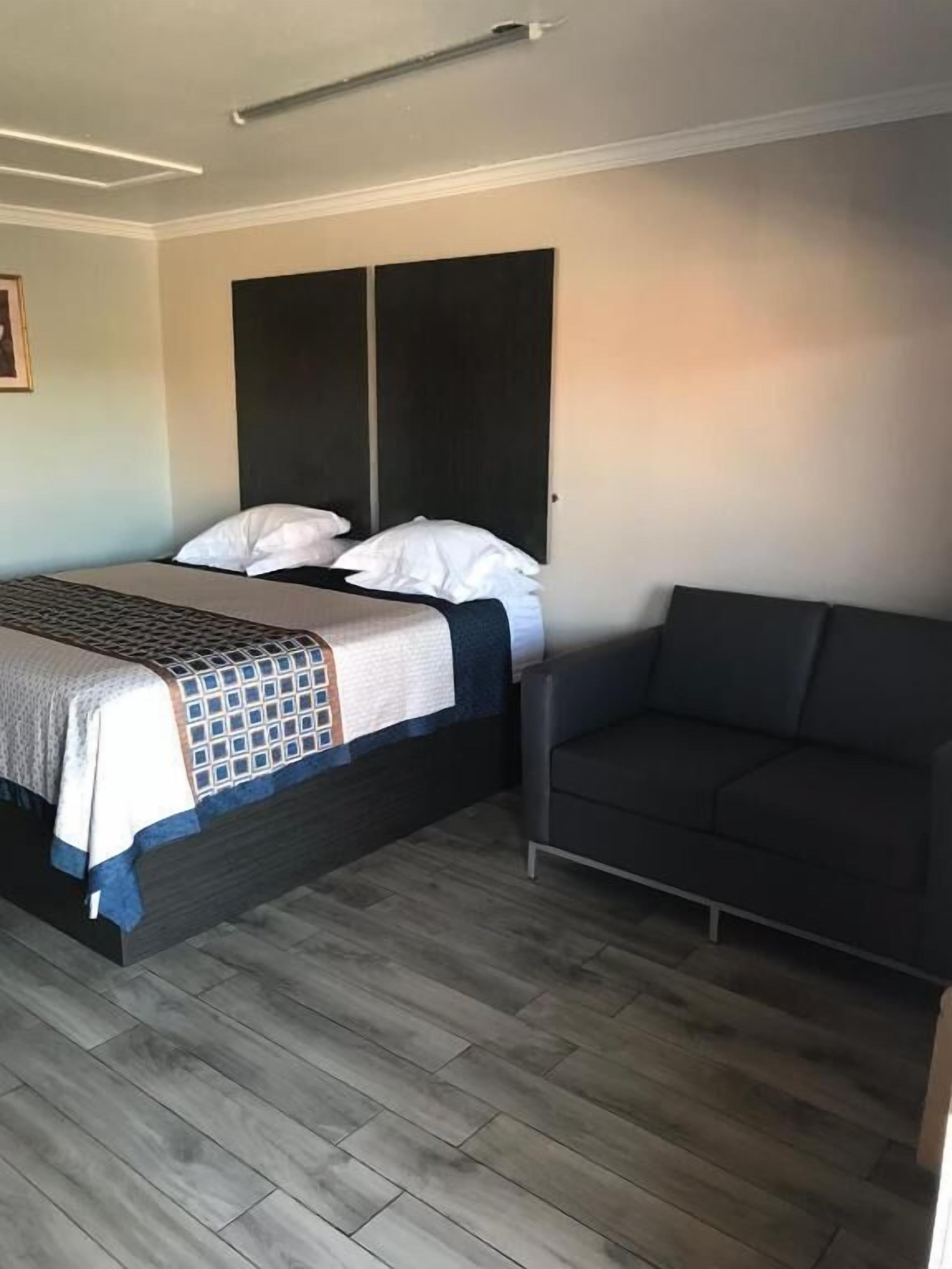 Southtown S.A. Inn