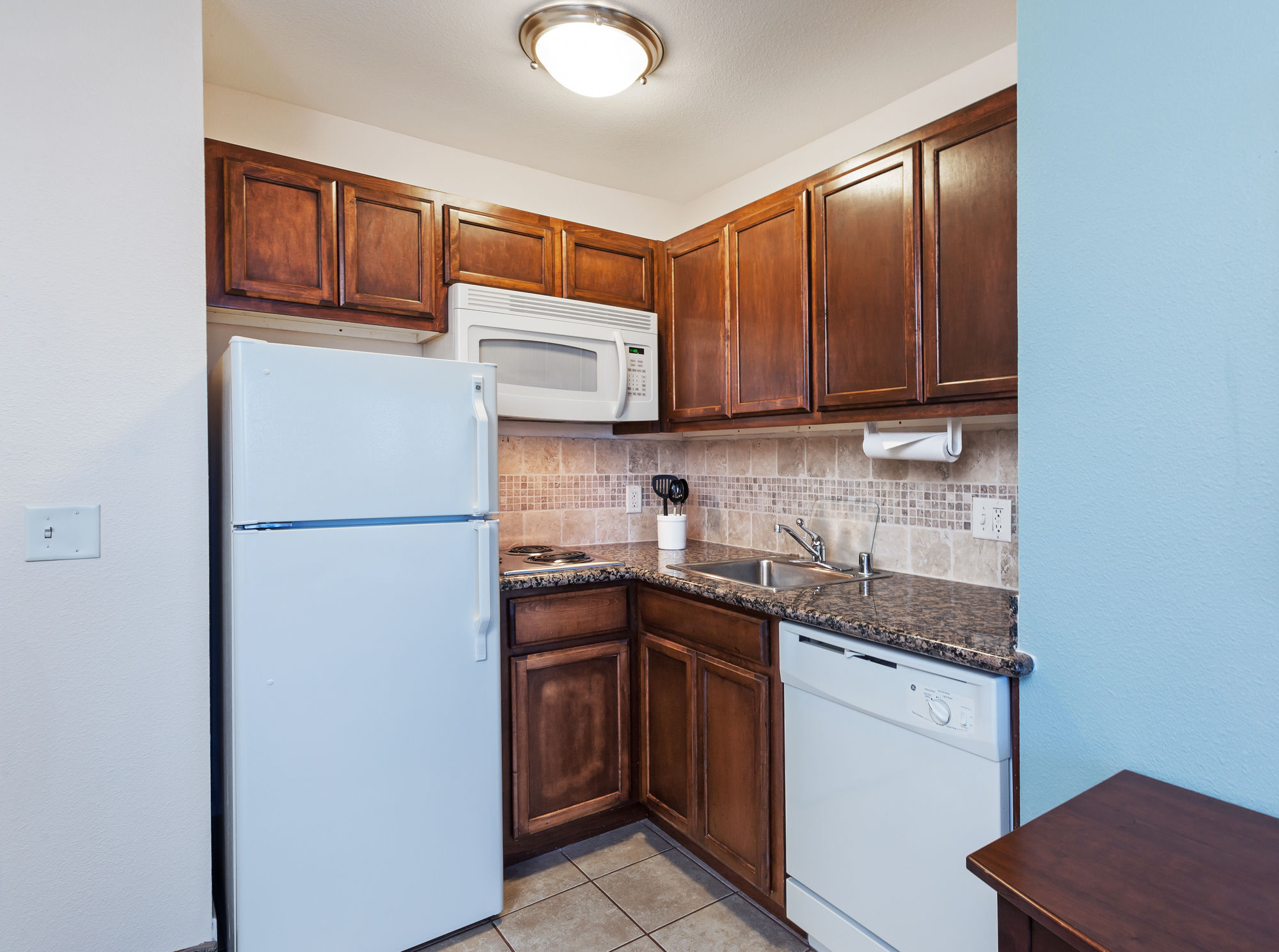 Staybridge Suites Nw Near Six Flags Fiesta