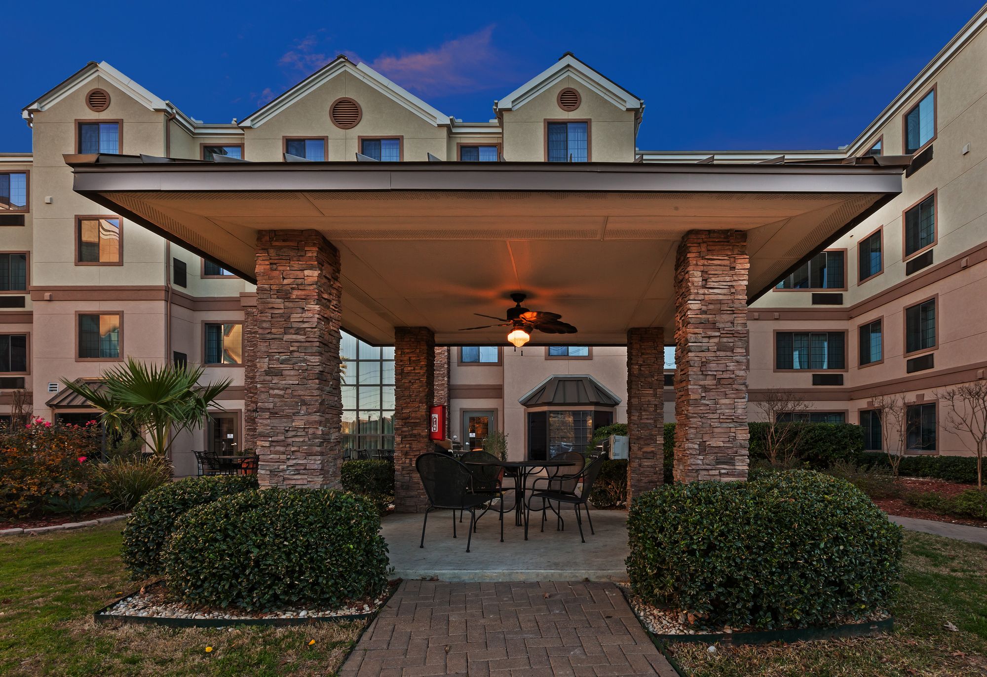 Staybridge Suites Nw Near Six Flags Fiesta