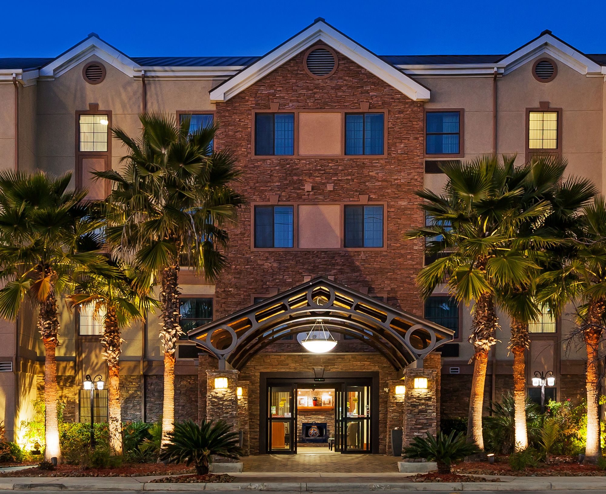 Staybridge Suites Nw Near Six Flags Fiesta