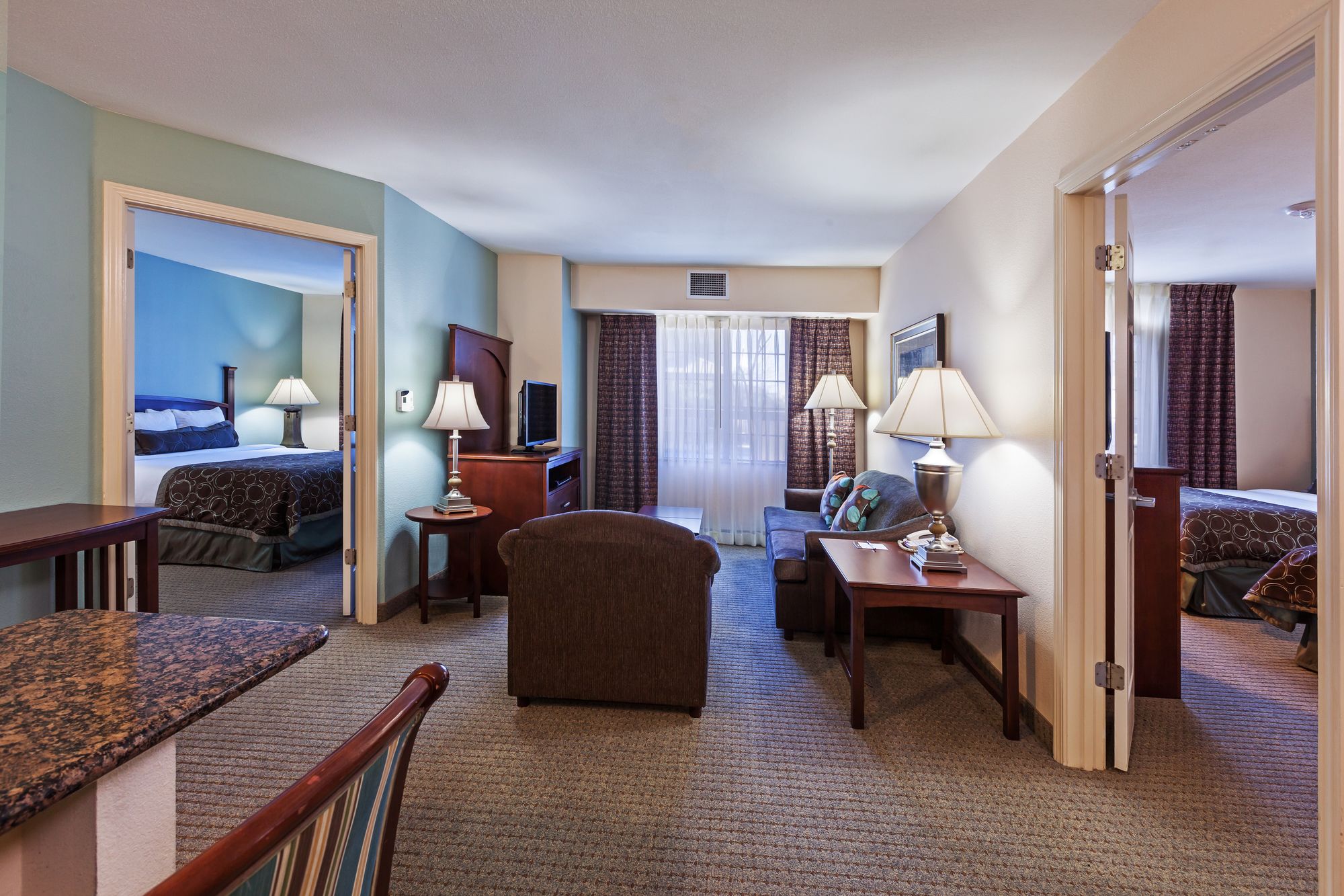 Staybridge Suites Nw Near Six Flags Fiesta