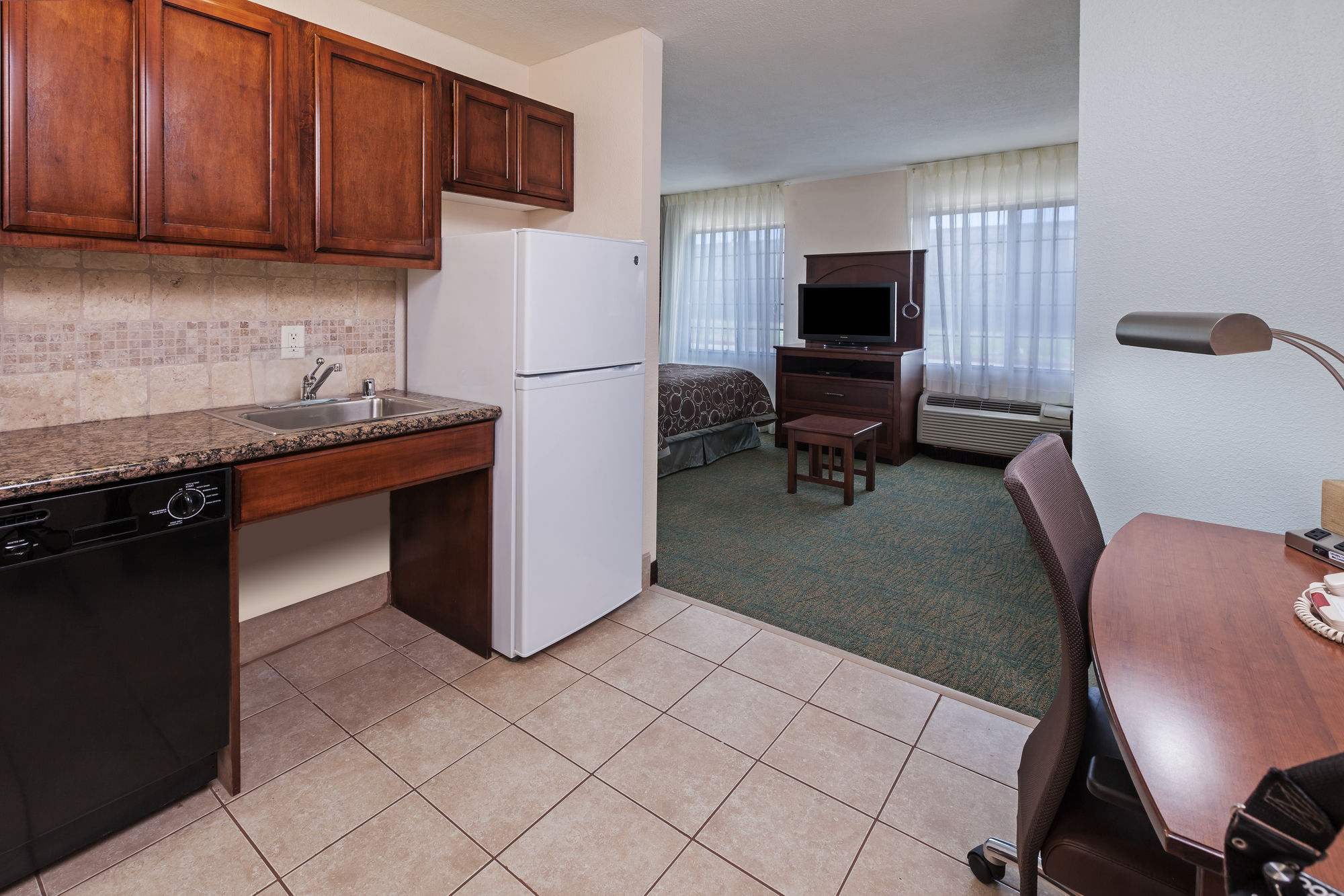 Staybridge Suites Nw Near Six Flags Fiesta