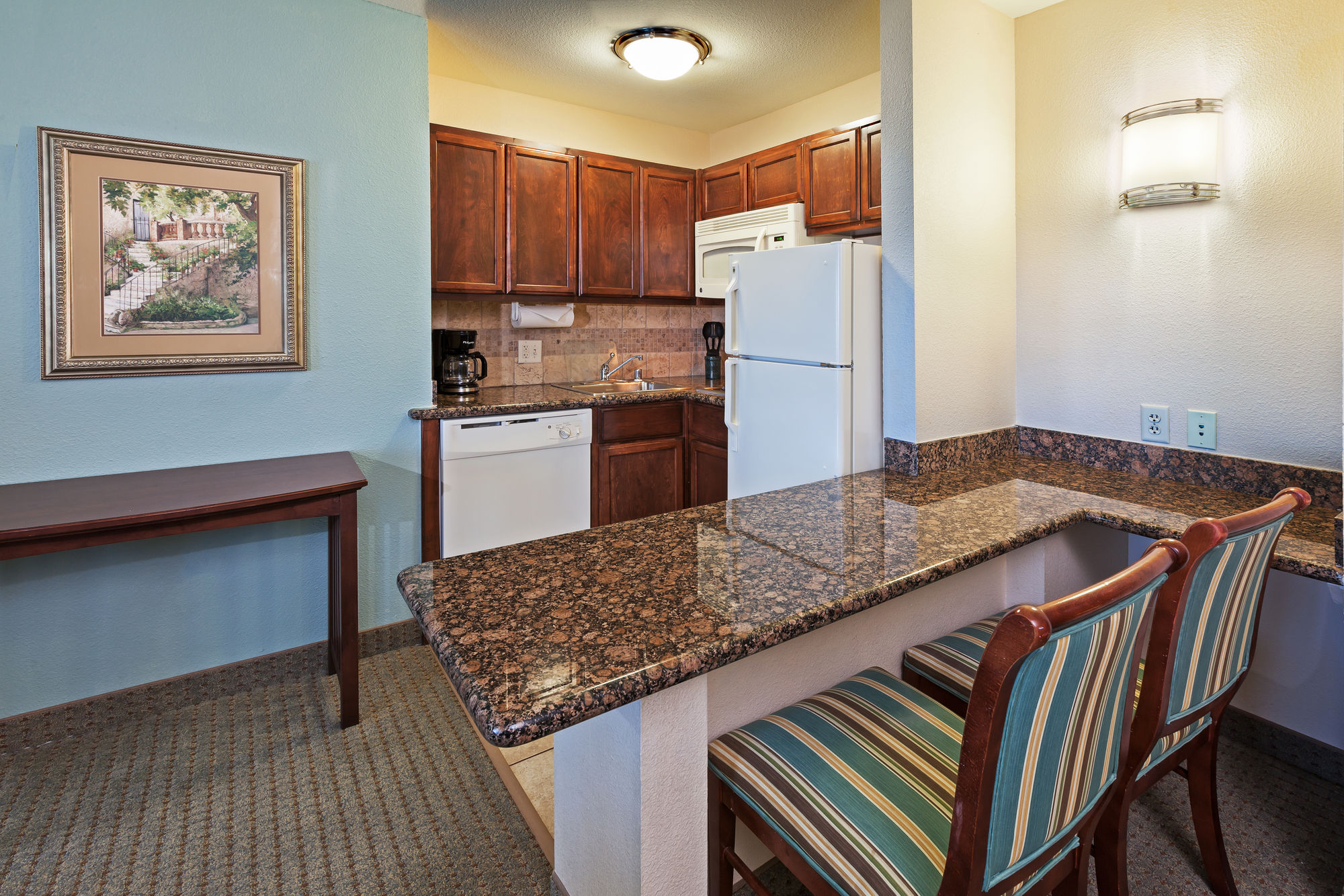 Staybridge Suites Nw Near Six Flags Fiesta