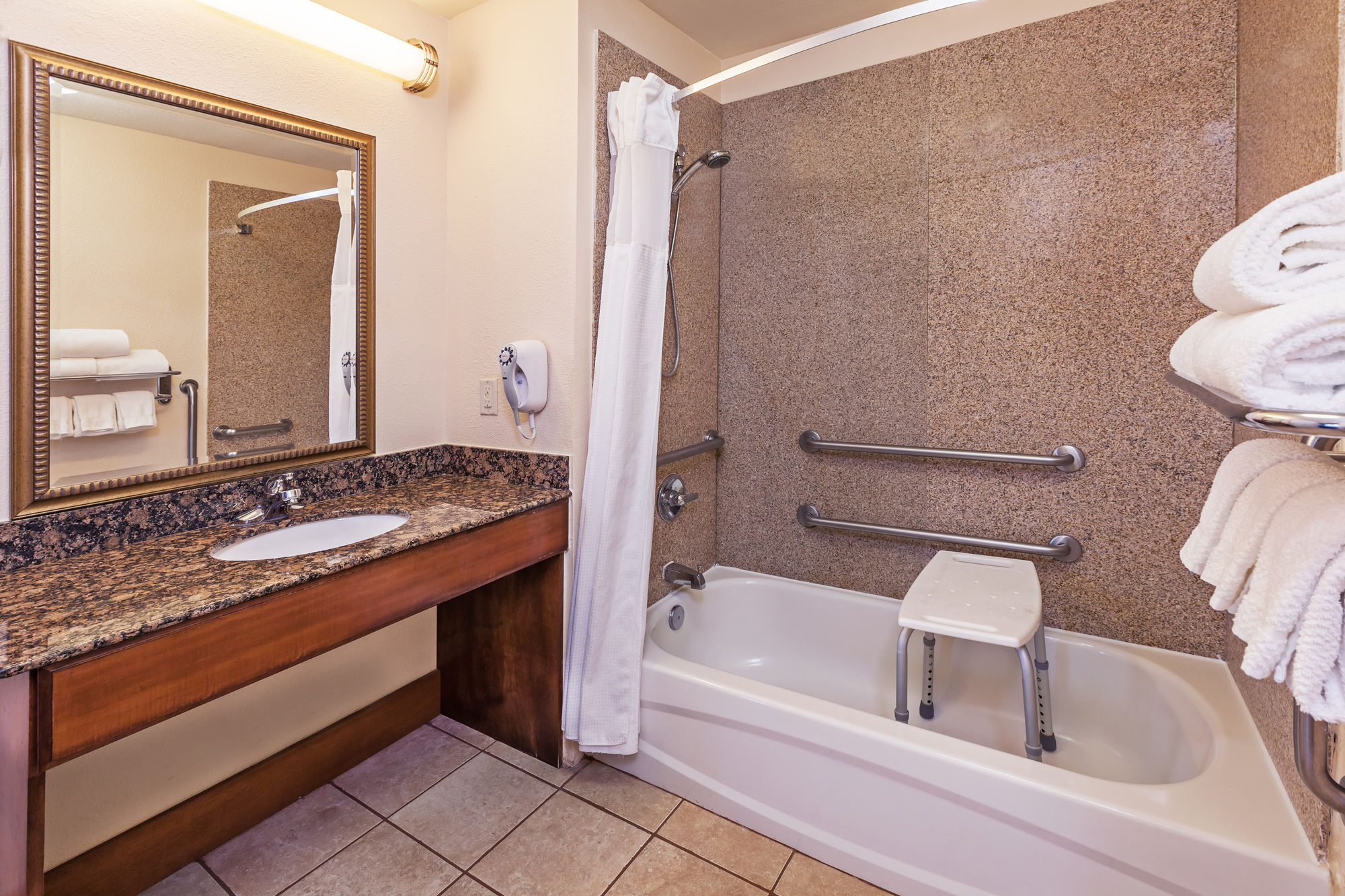 Staybridge Suites Nw Near Six Flags Fiesta
