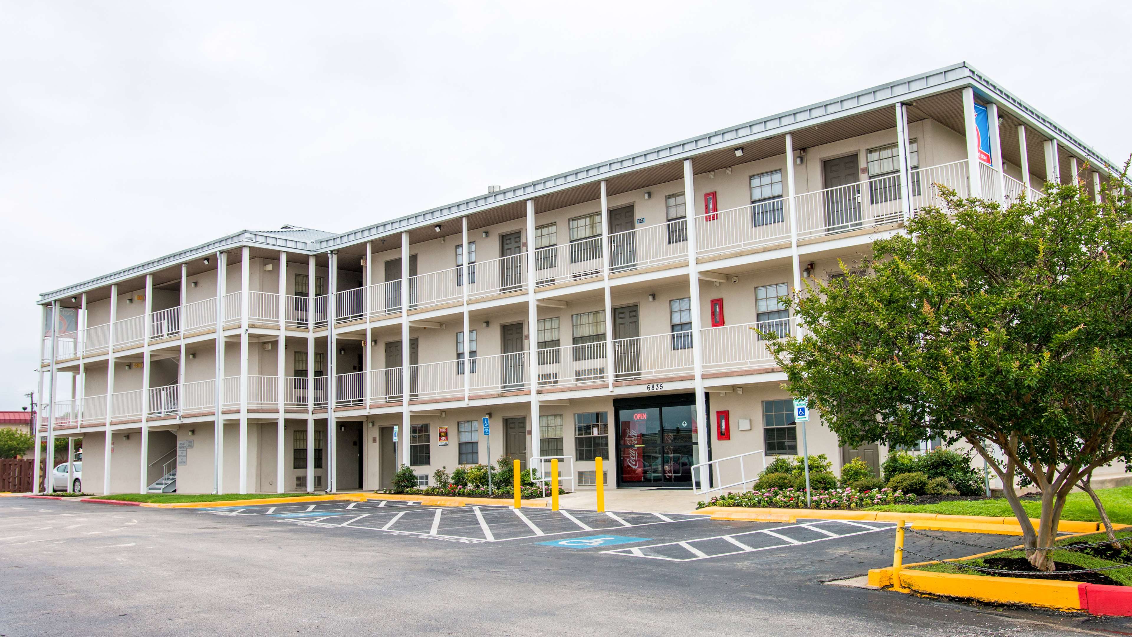 Studio 6 San Antonio Lackland AFB