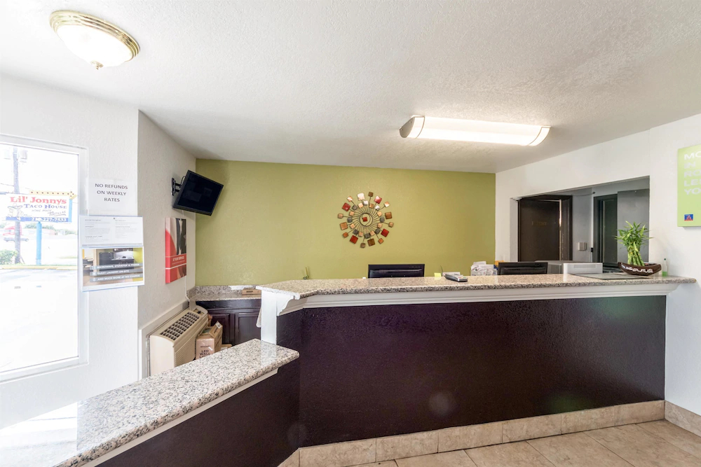 Studio 6 San Antonio, TX - Fort Sam Houston Area
