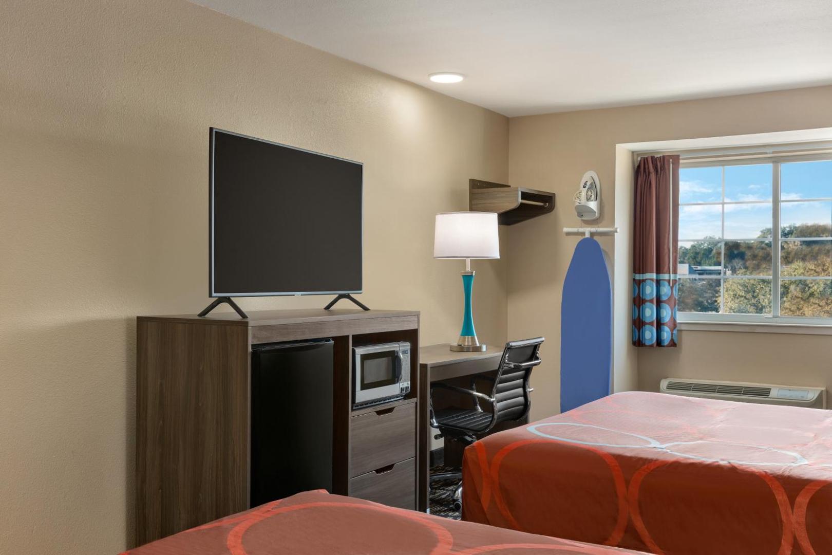 Super 8 by Wyndham San Antonio Airport North
