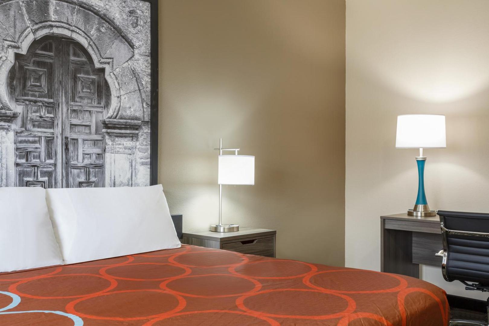 Super 8 by Wyndham San Antonio Airport North