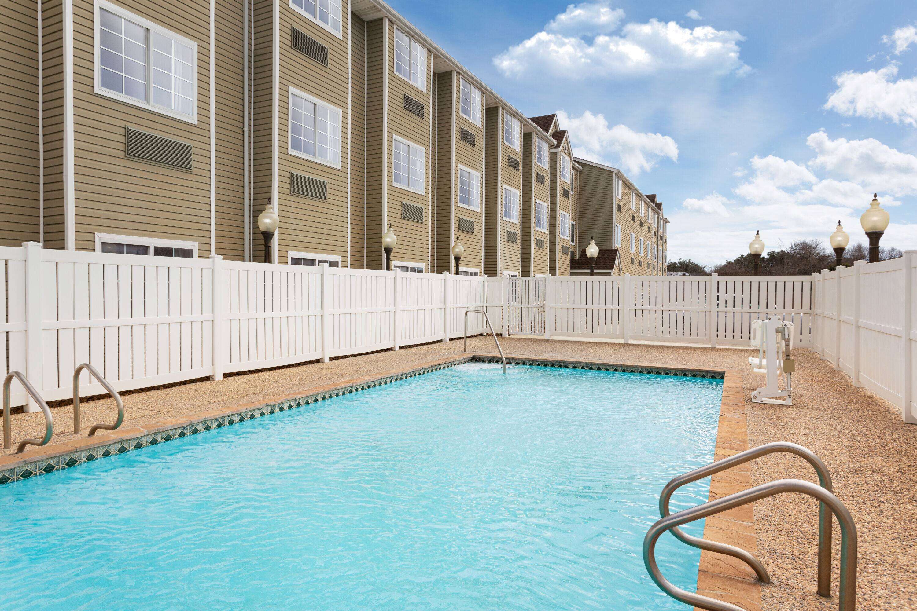 Super 8 by Wyndham San Antonio Airport North