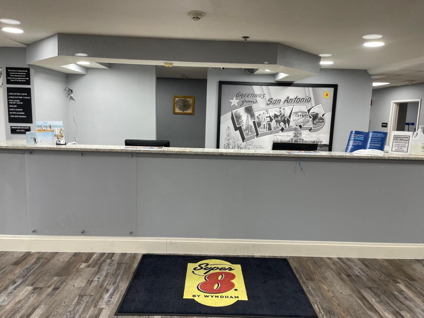 Super 8 by Wyndham San Antonio Downtown Northeast