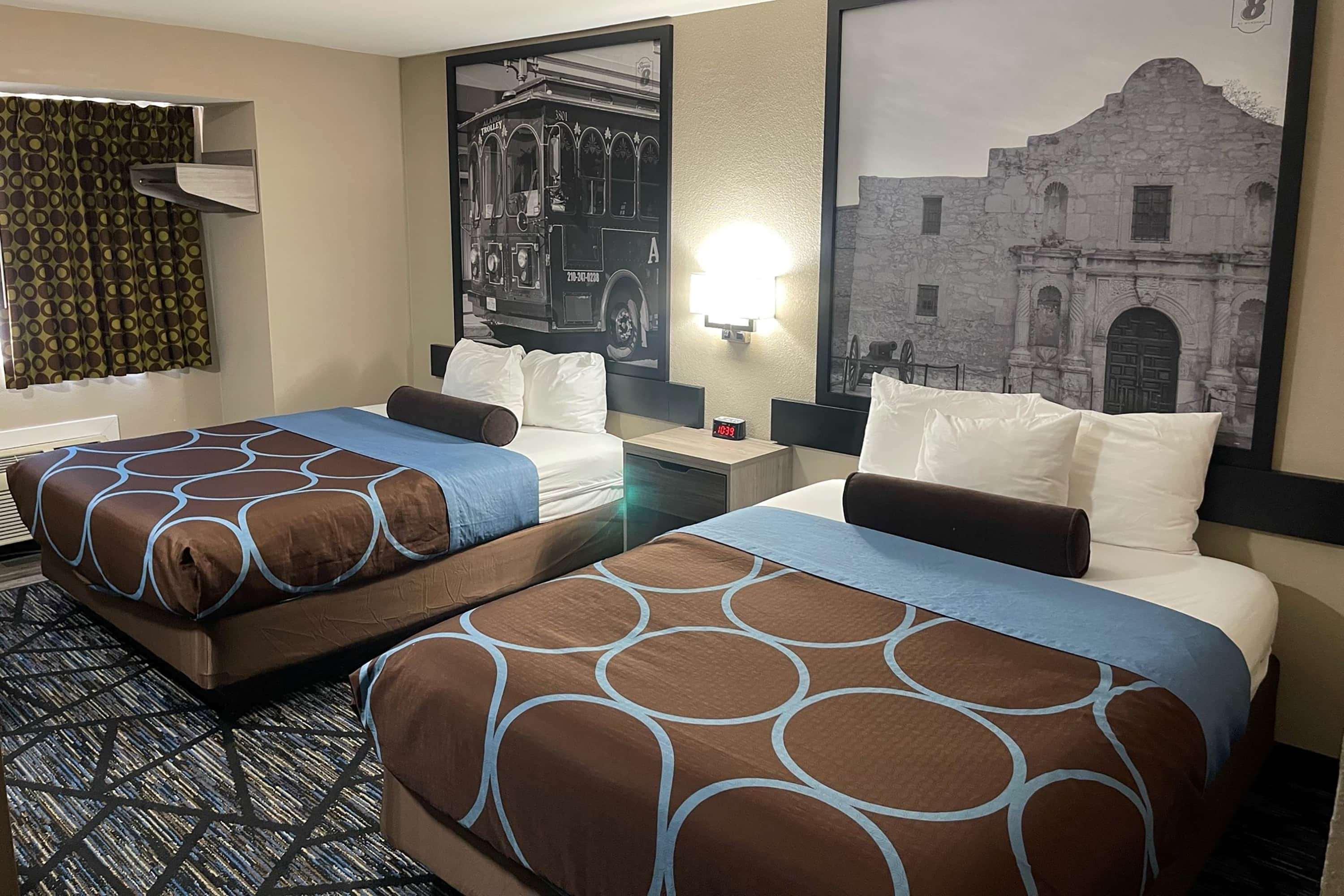 Super 8 by Wyndham San Antonio Downtown Northeast
