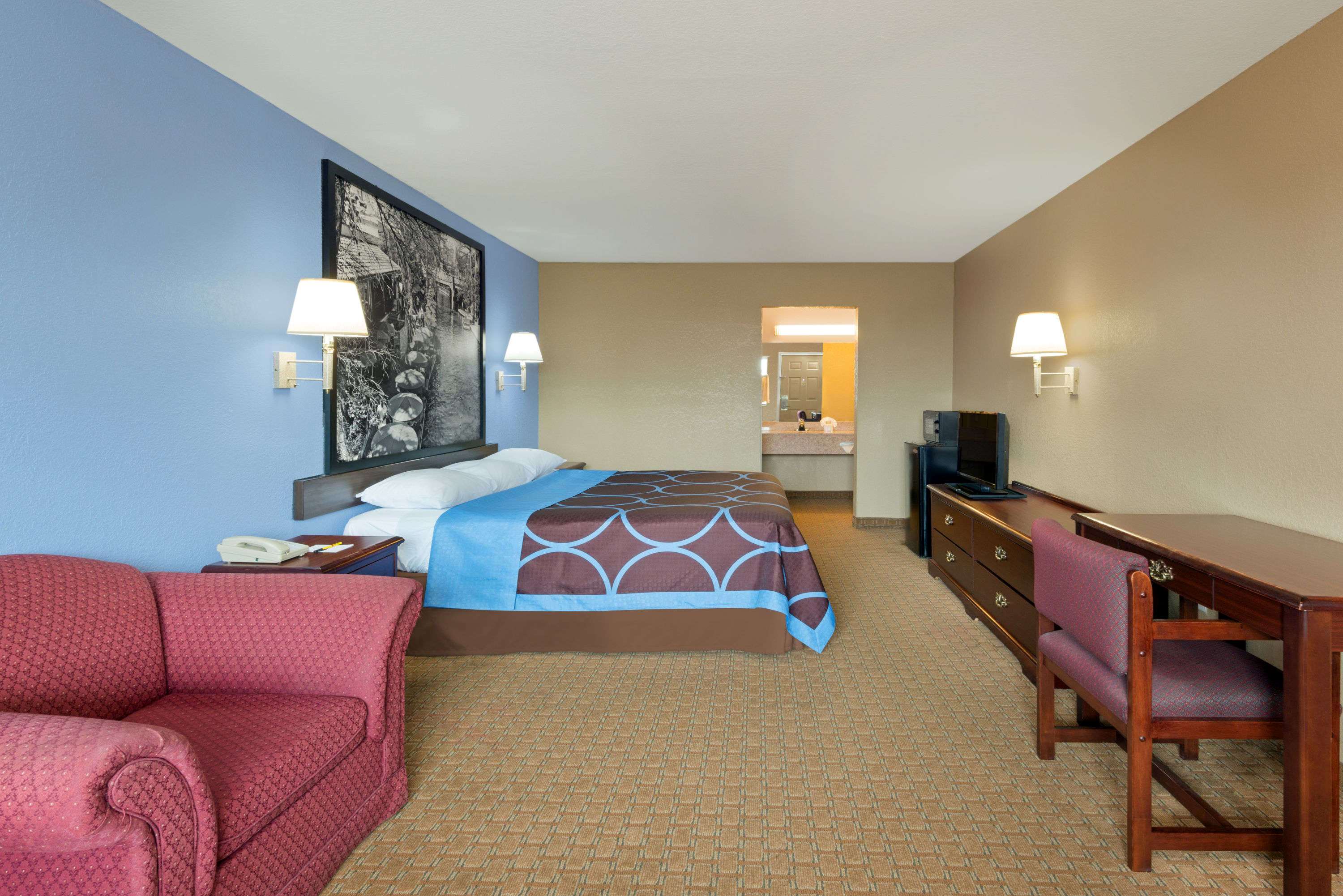 Super 8 by Wyndham San Antonio/Riverwalk Area