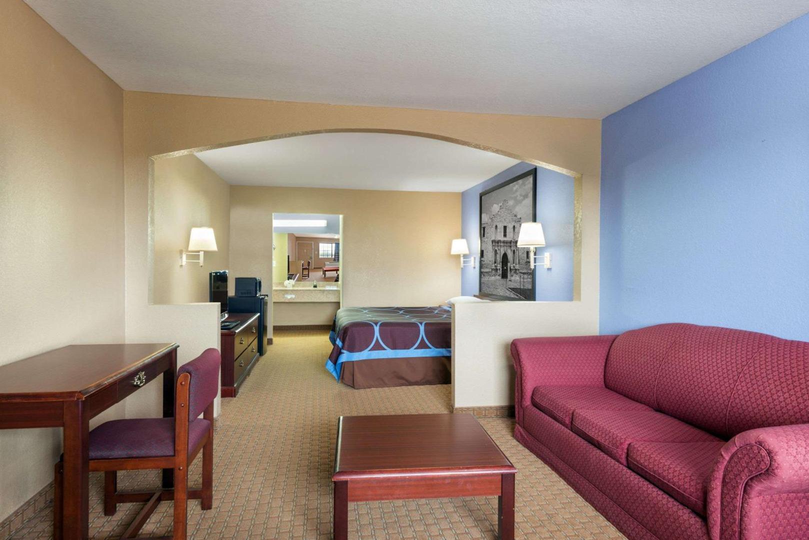Super 8 by Wyndham San Antonio/Riverwalk Area