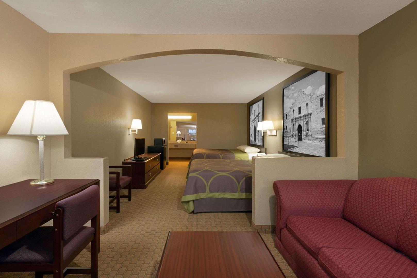 Super 8 by Wyndham San Antonio/Riverwalk Area