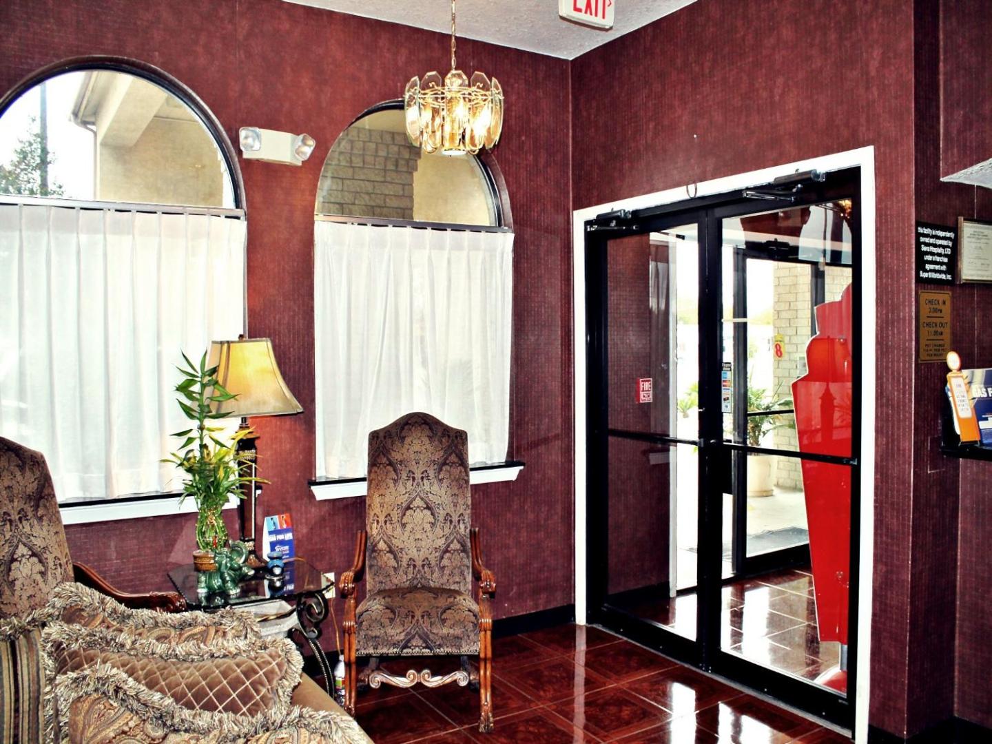 Super 8 by Wyndham San Antonio at I-10