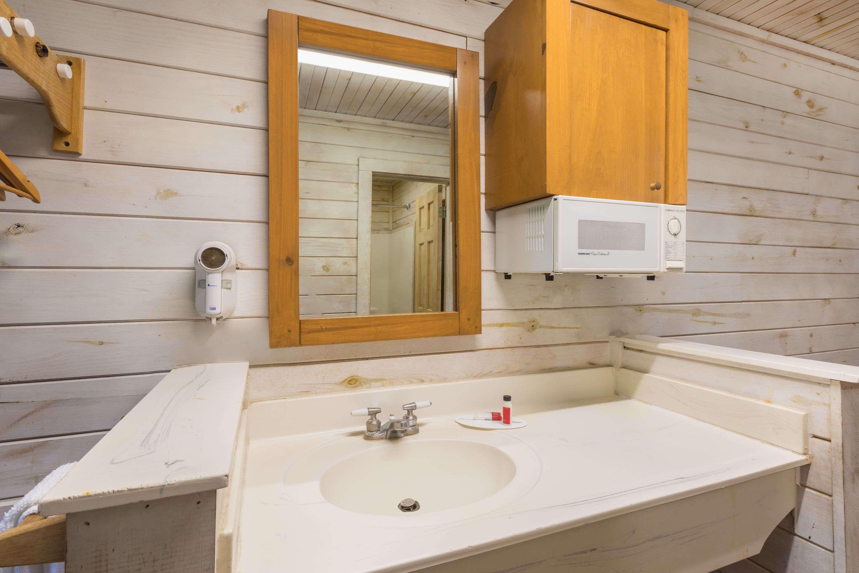 Travelodge Inn & Suites by Wyndham San Antonio Airport