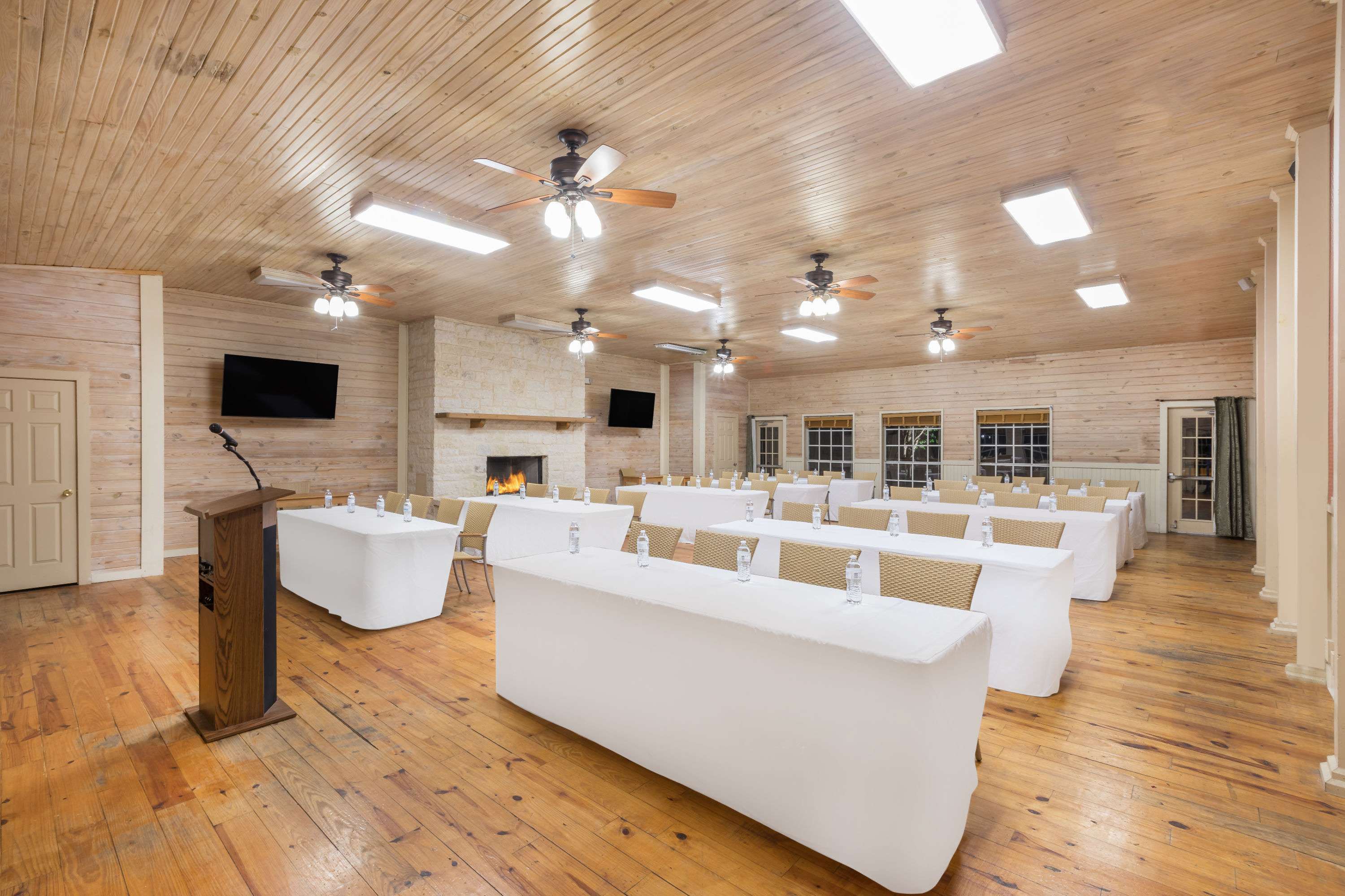 Travelodge Inn & Suites by Wyndham San Antonio Airport