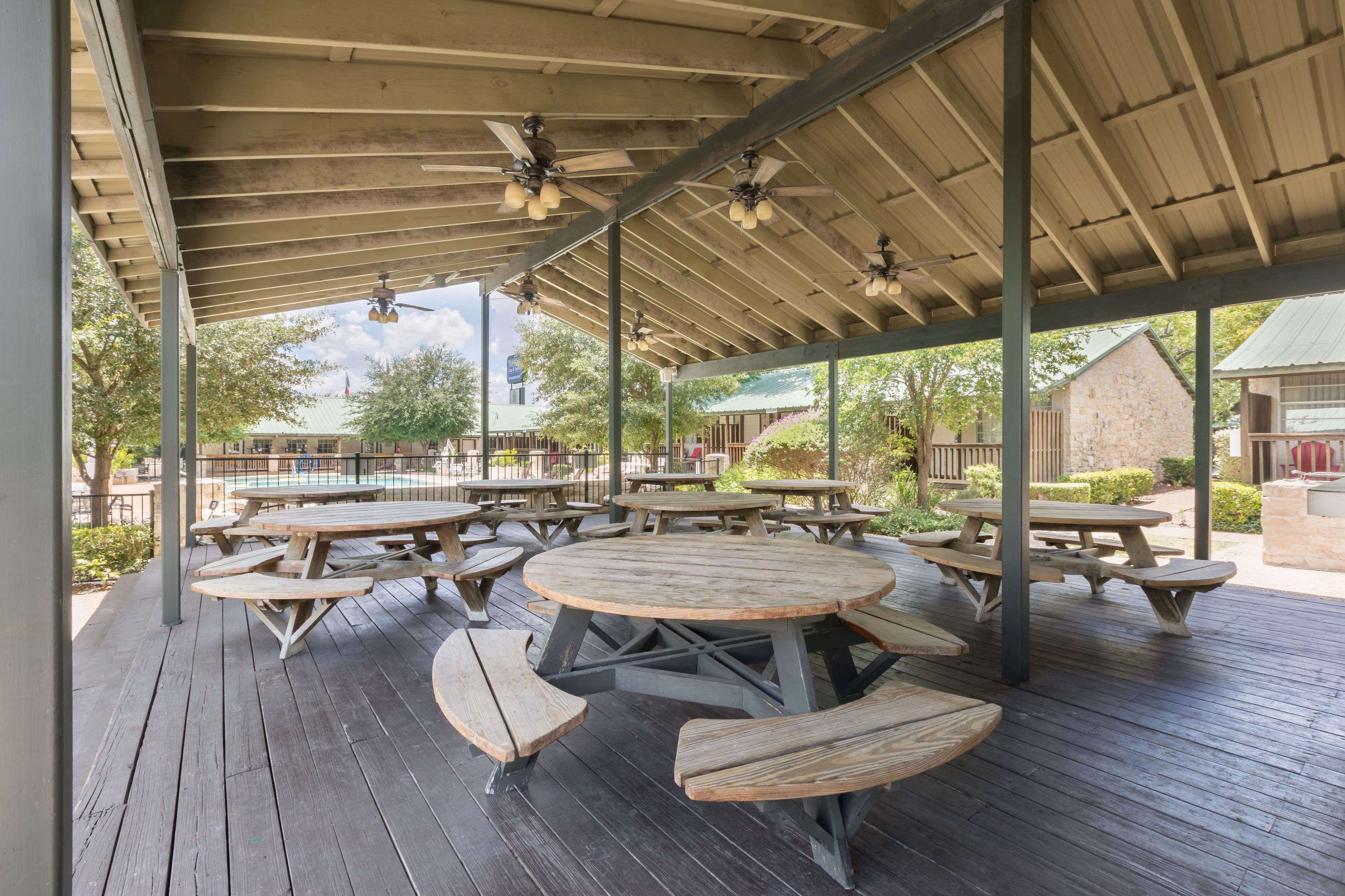 Travelodge Inn & Suites by Wyndham San Antonio Airport