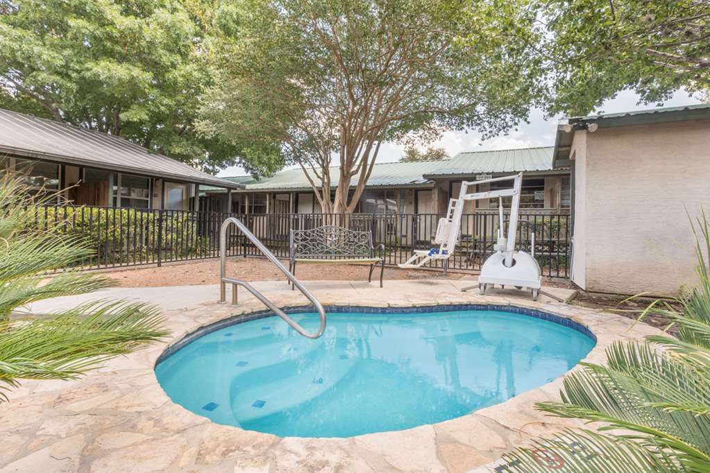 Travelodge Inn & Suites by Wyndham San Antonio Airport