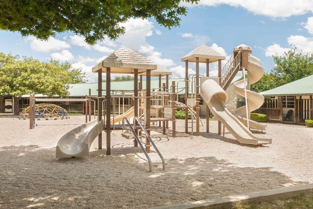 Travelodge Inn & Suites by Wyndham San Antonio Airport