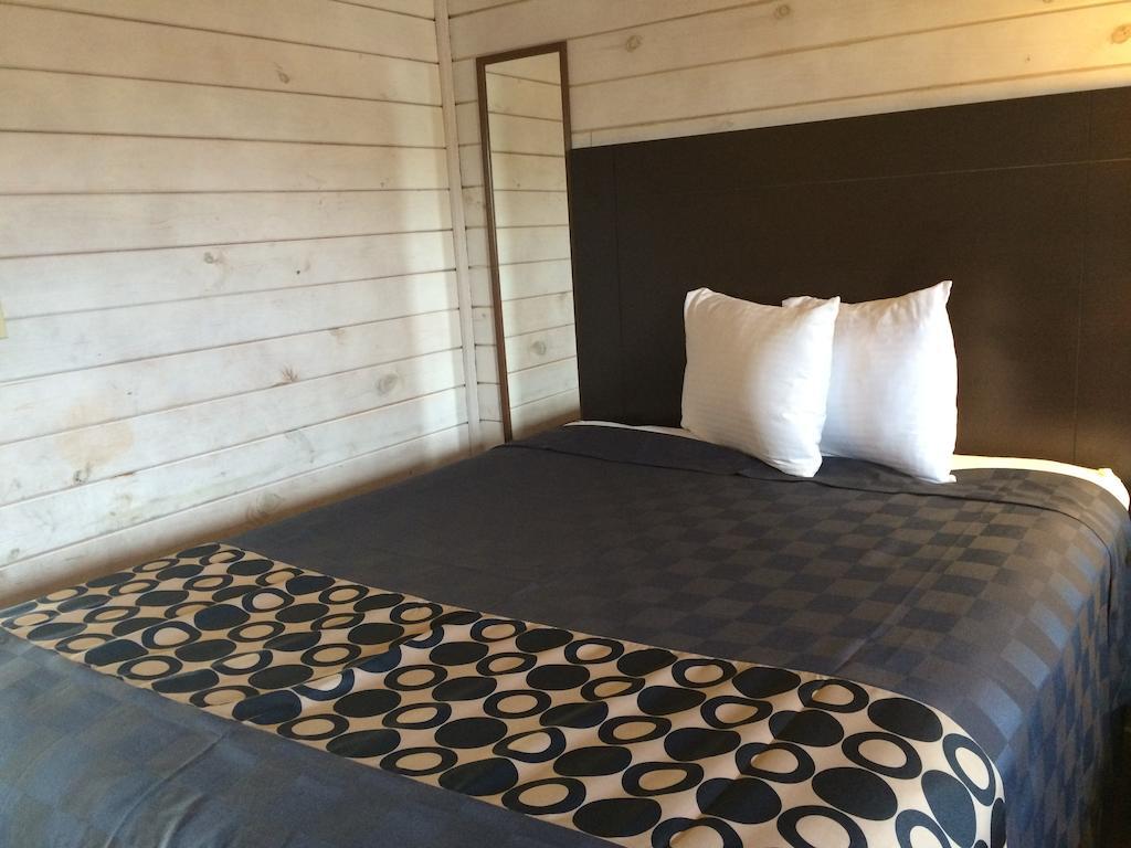 Travelodge Inn & Suites by Wyndham San Antonio Airport