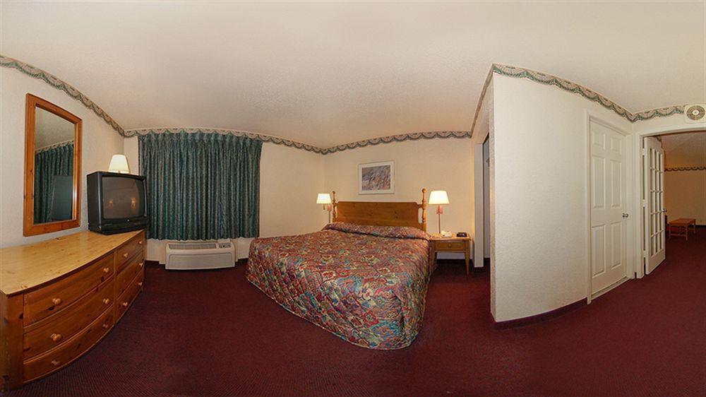 Travelodge by Wyndham San Antonio Downtown
