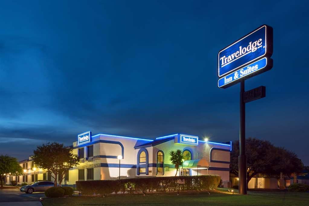 Travelodge by Wyndham San Antonio Downtown