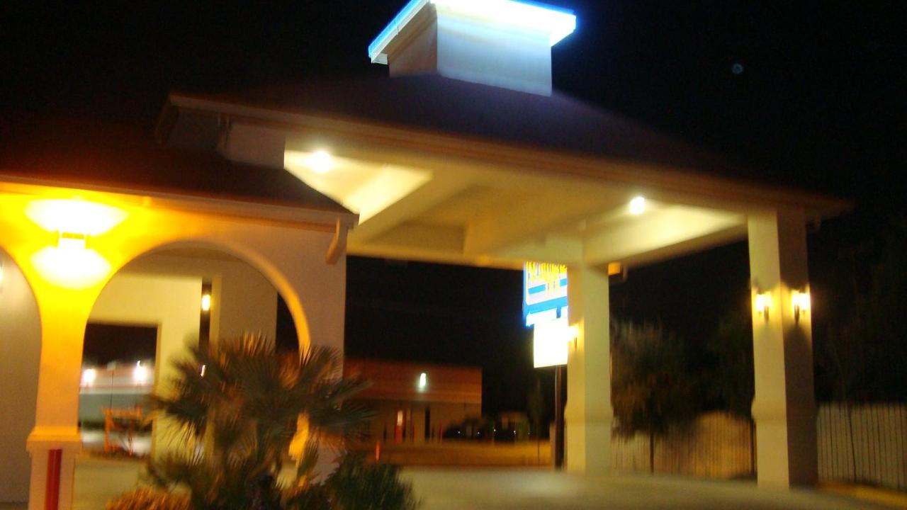 Winnquest Inn
