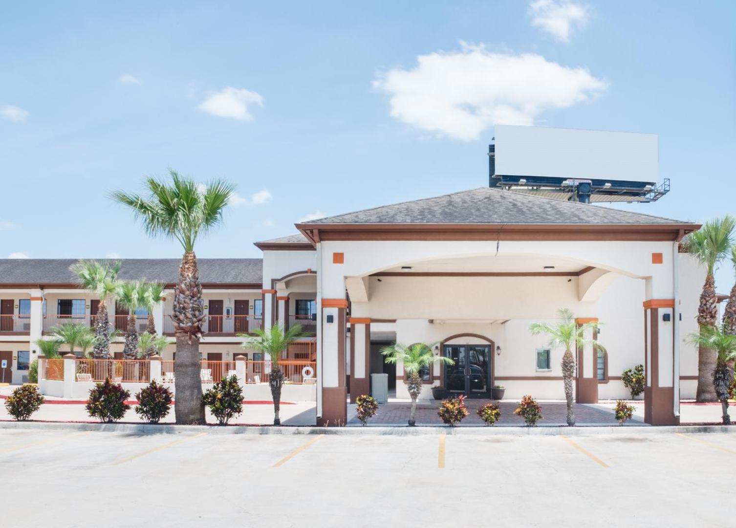 Super 8 San Benito