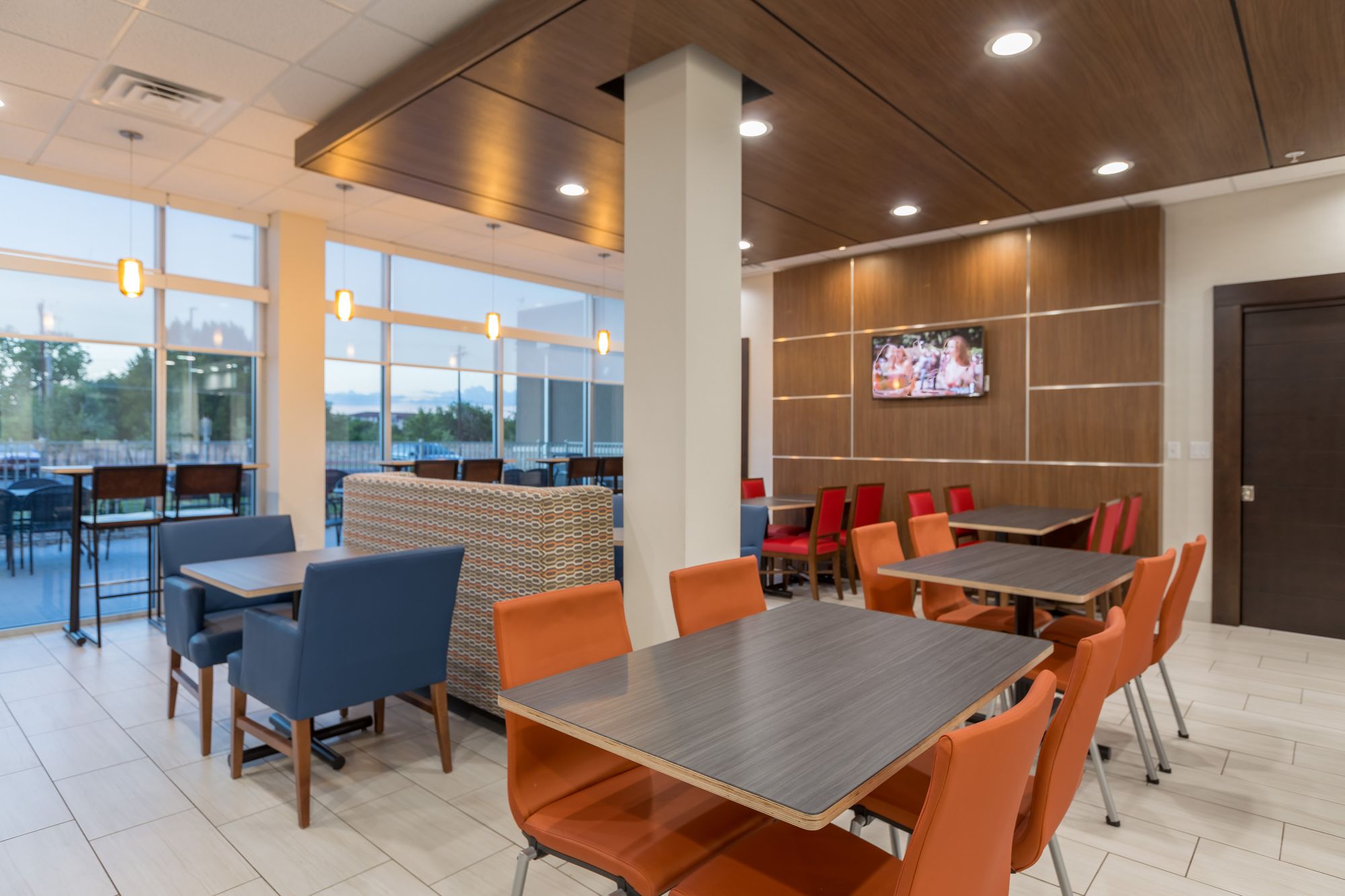 Holiday Inn Express & Suites San Marcos South