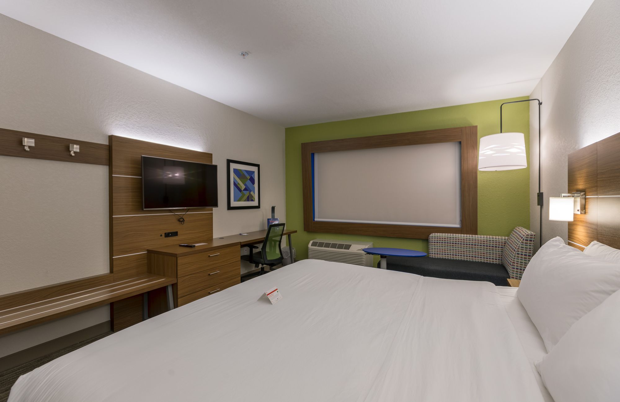 Holiday Inn Express & Suites San Marcos South