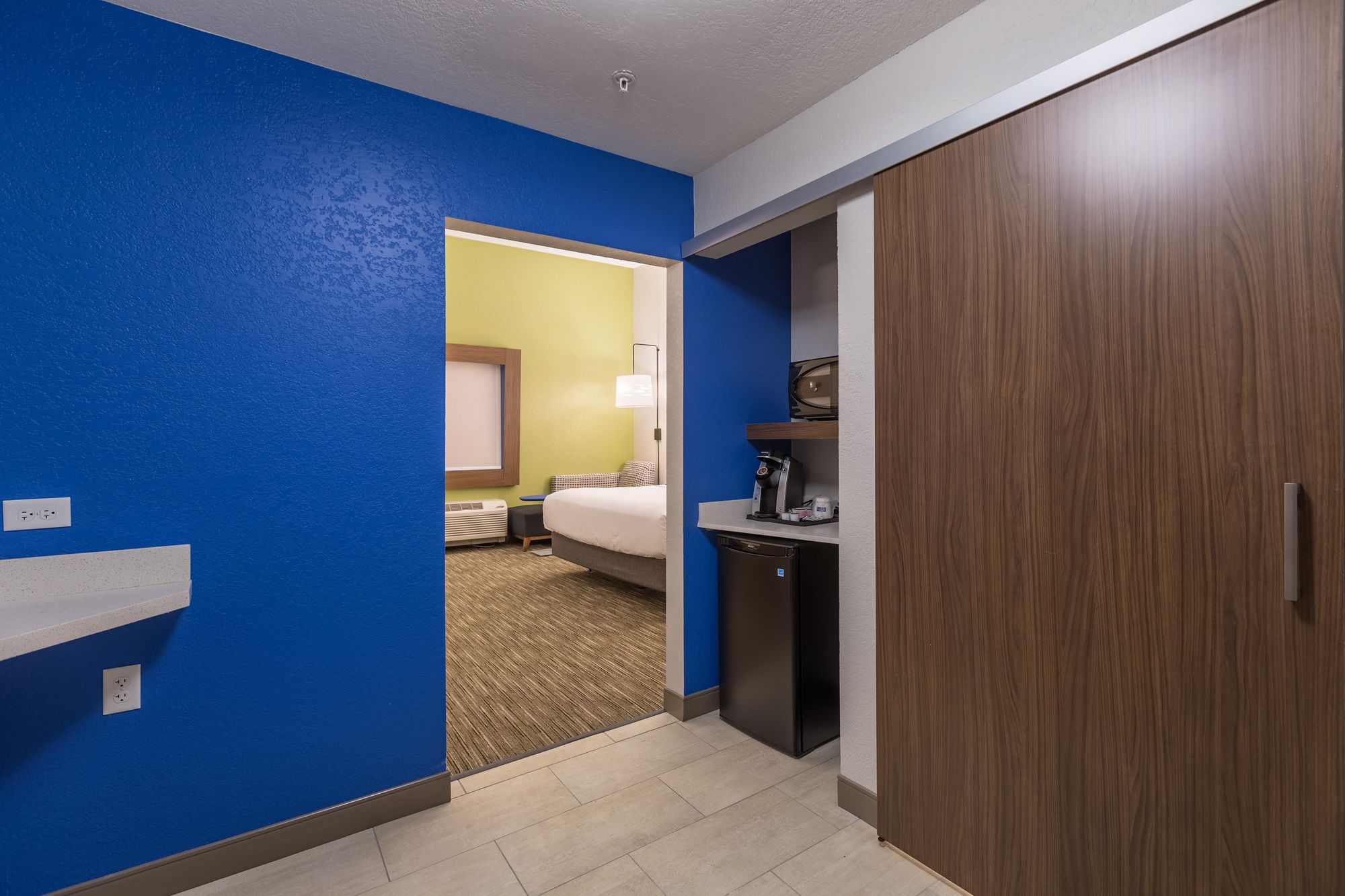 Holiday Inn Express & Suites San Marcos South