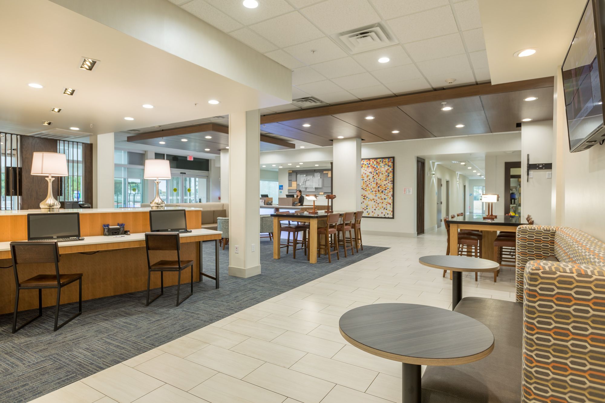 Holiday Inn Express & Suites San Marcos South
