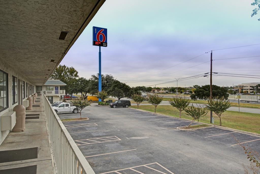 Motel 6 San Marcos