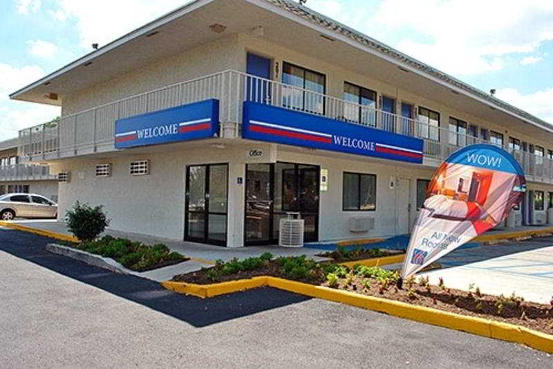 Motel 6 San Marcos