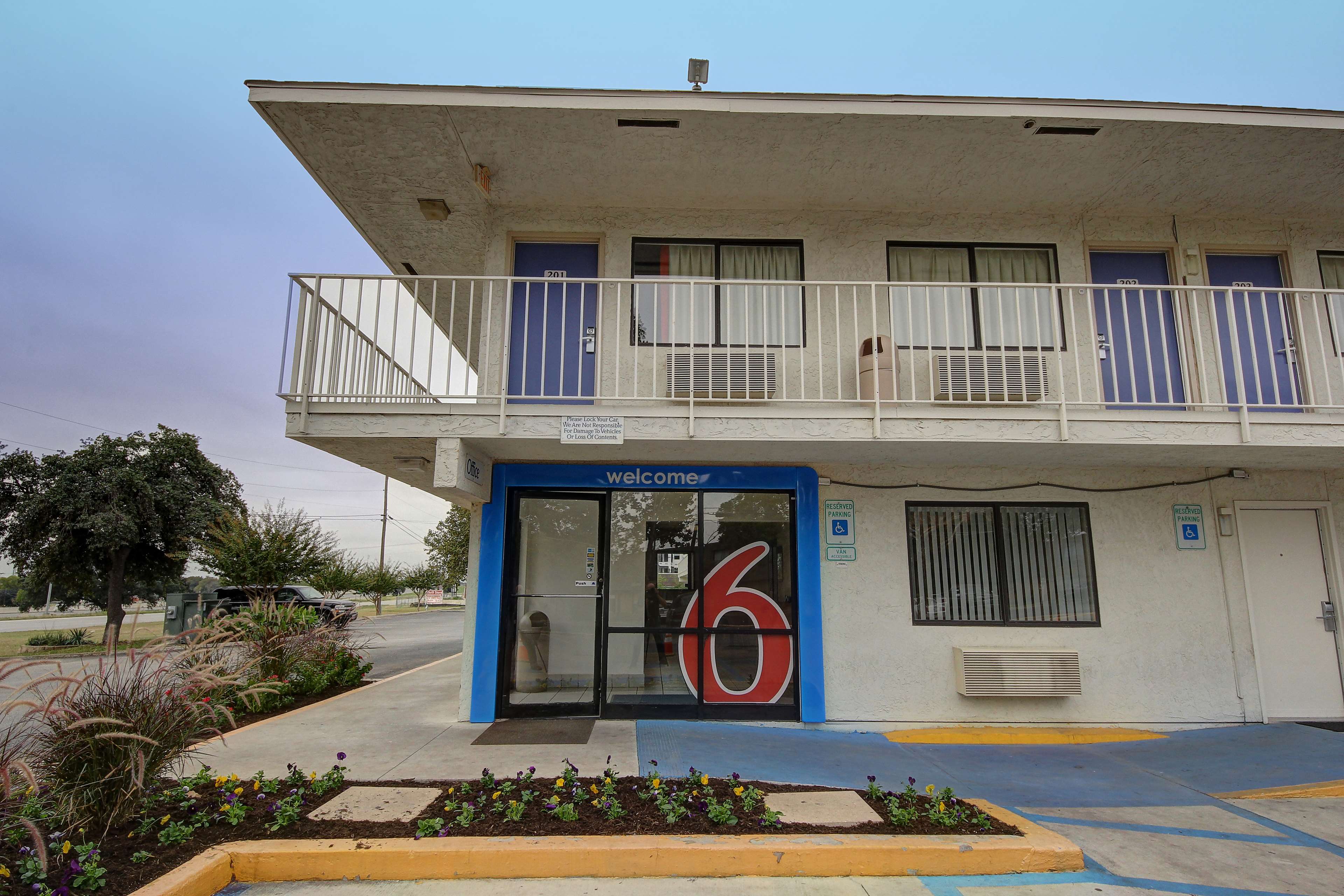 Motel 6 San Marcos