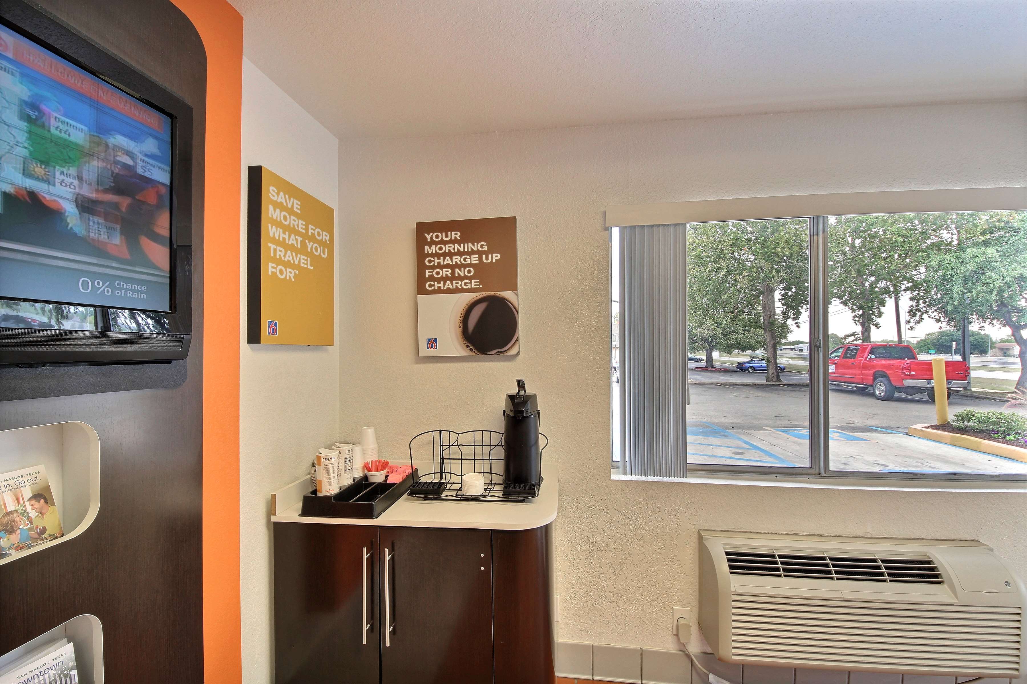 Motel 6 San Marcos
