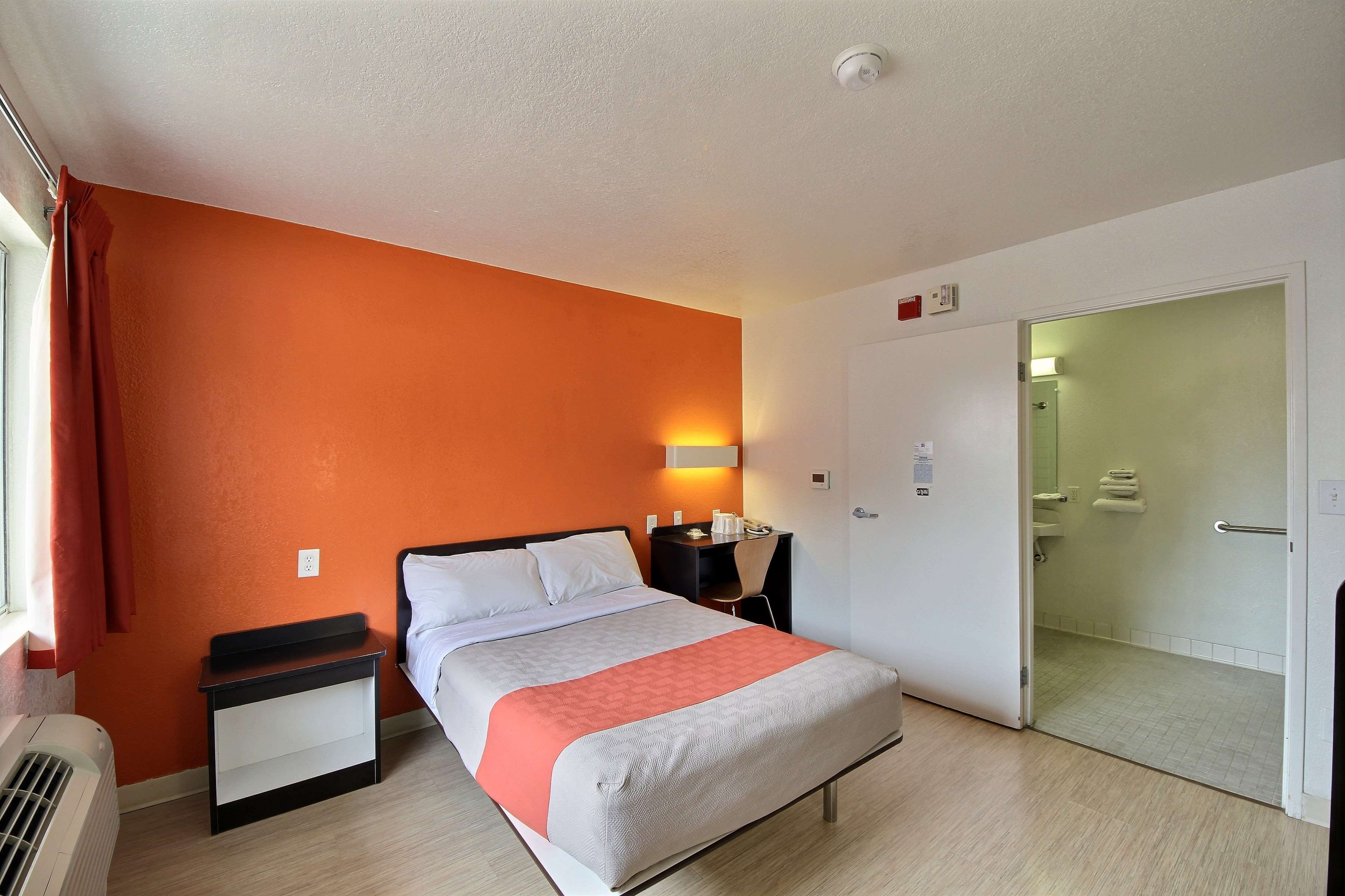 Motel 6 San Marcos
