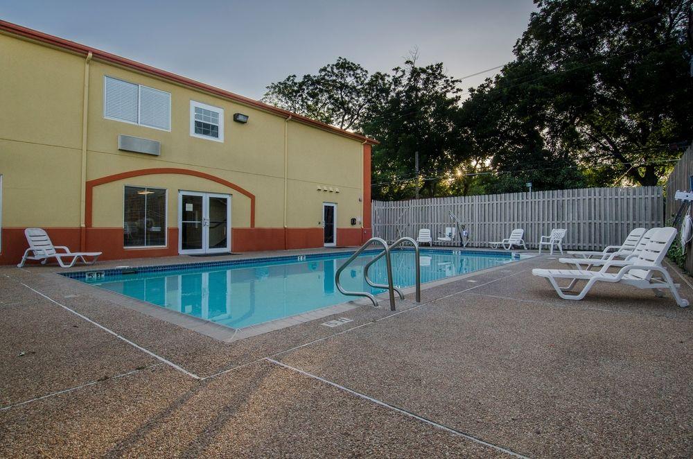 Red Roof Inn San Marcos