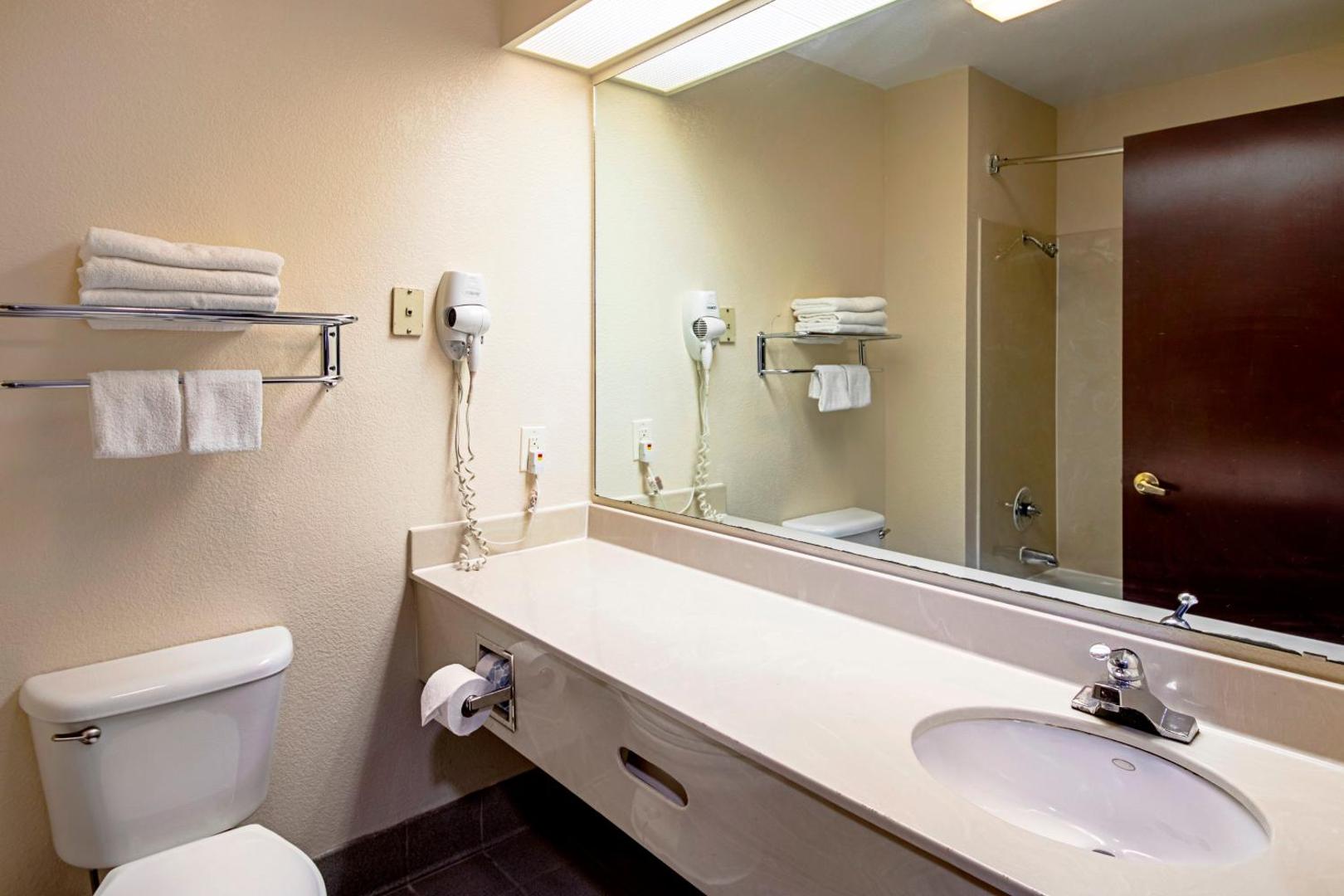 Red Roof Inn San Marcos