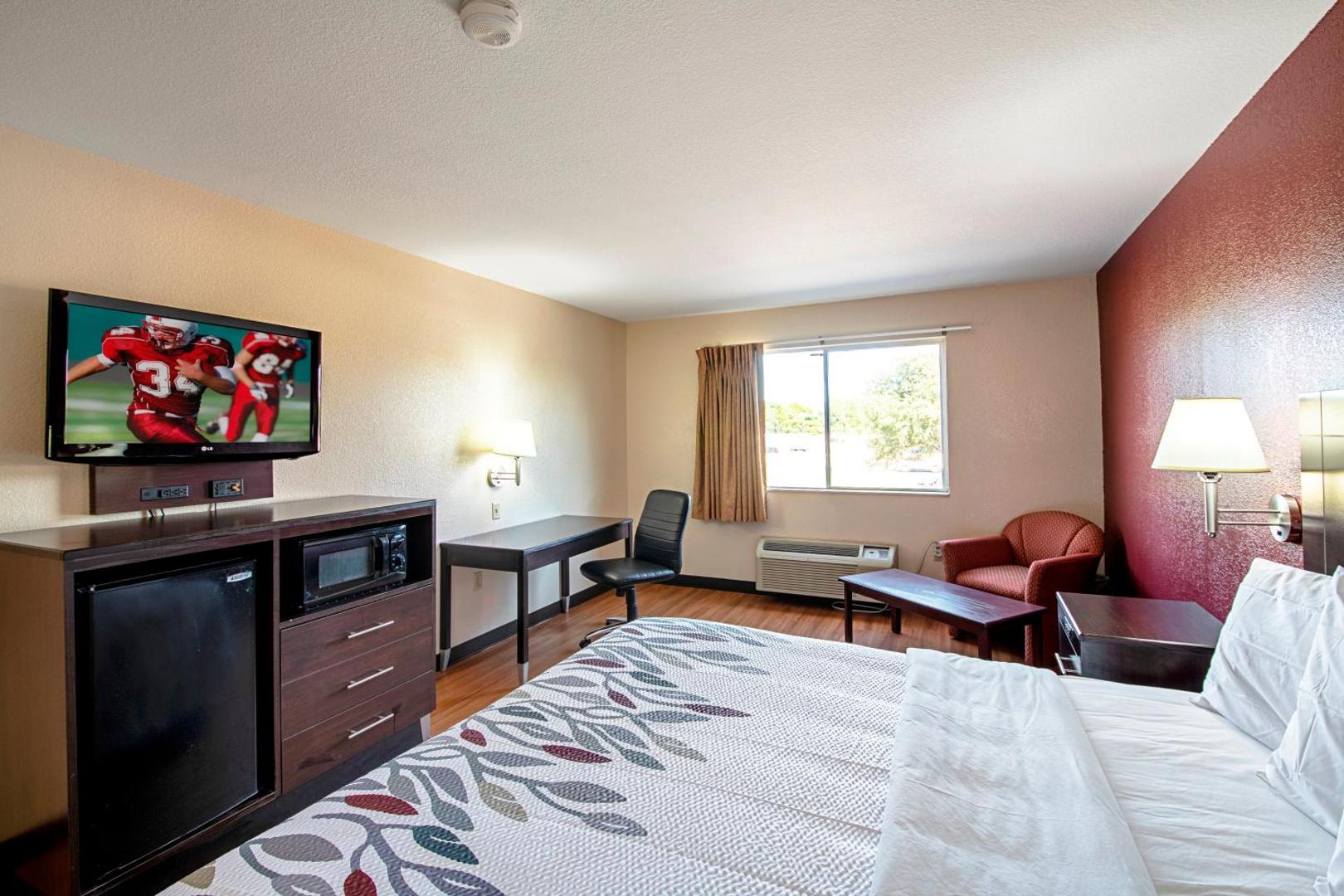 Red Roof Inn San Marcos