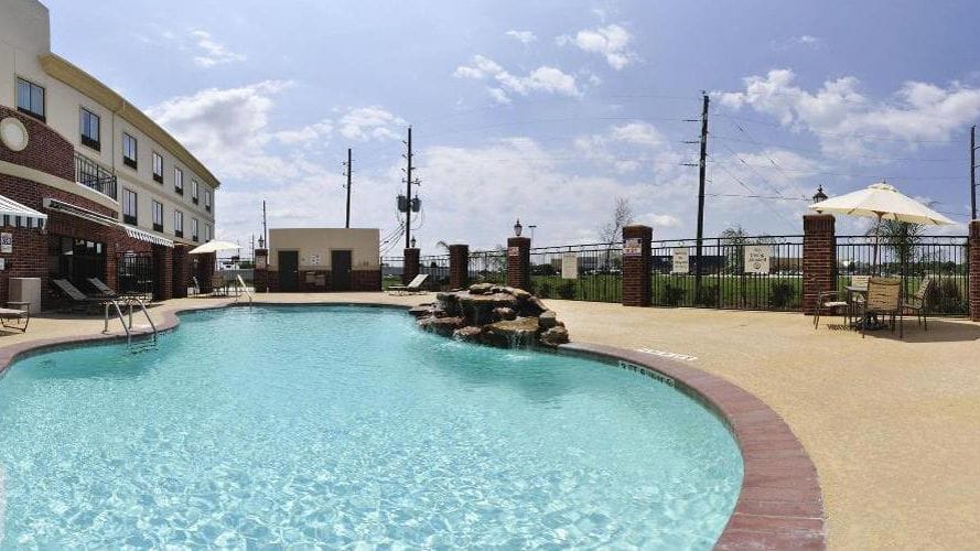 Holiday Inn Express Hotel & Suites Sealy